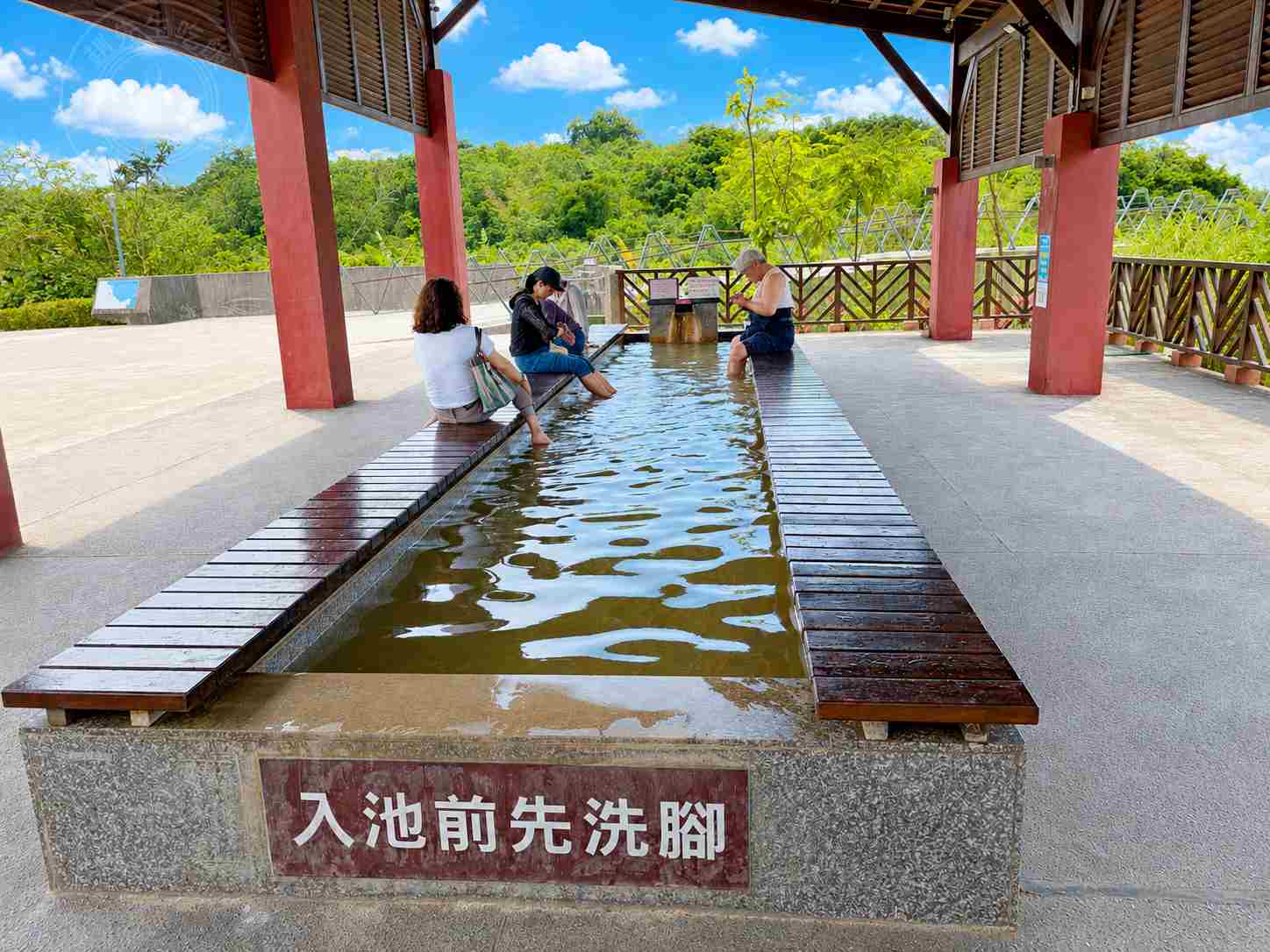 【金山北海岸景點】大鵬足湯公園免費泡美人湯，還能溫泉煮蛋推薦(菜單) @趙先生吃飯