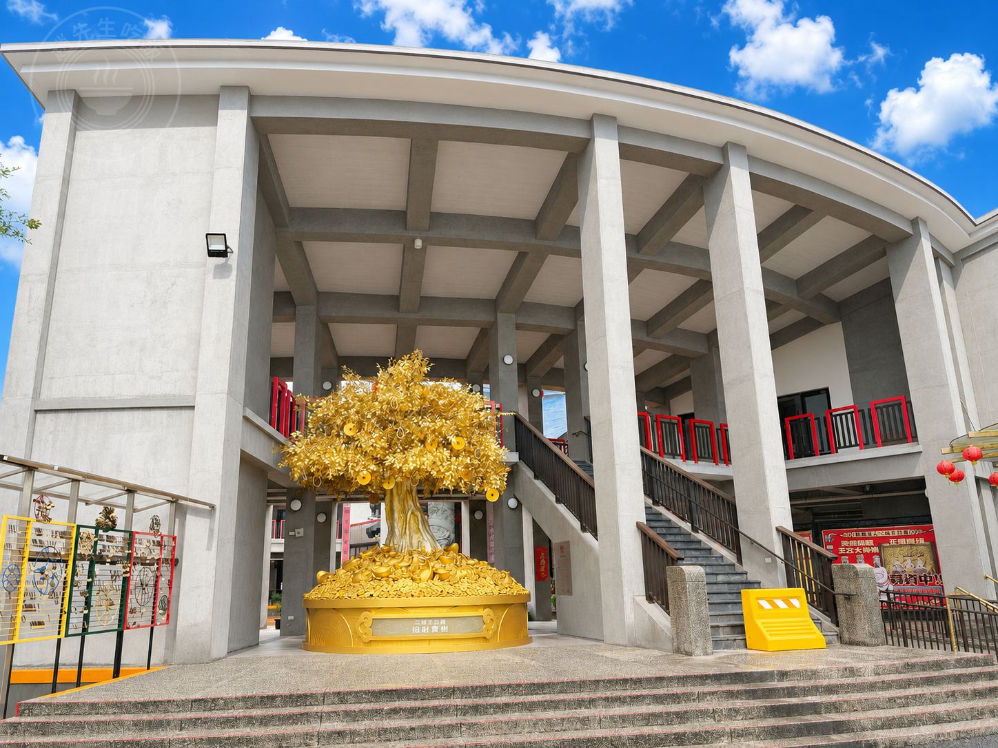 【宜蘭美食】二結王公廟，日本大師設計超現代新廟，超大發財樹、壯闊廟宇推薦 @趙先生吃飯