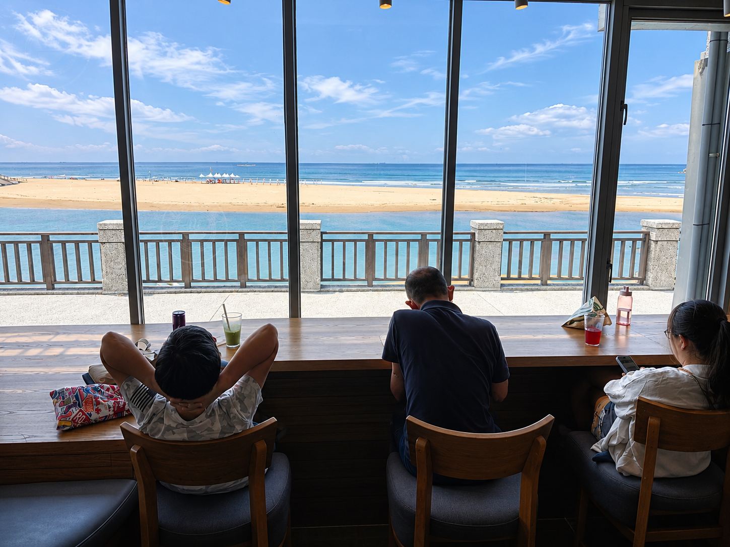 【福隆美食】星巴克福隆觀海門市，全台最靠近沙灘的海景第一排，不限時咖啡廳推薦(菜單) @趙先生吃飯