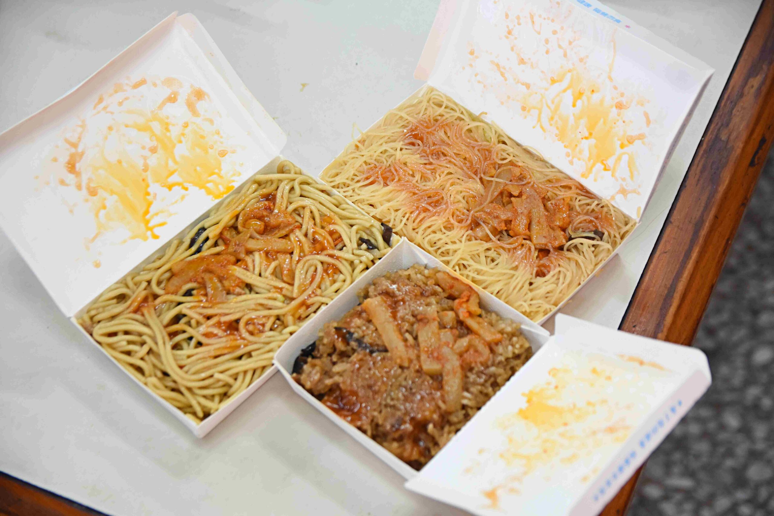 【三重美食】無名炒麵炒米粉油飯，網路幾乎沒人說的超低調神祕攤位，30元爆量銅板價炒麵、古早味油飯推薦(菜單) @趙先生吃飯