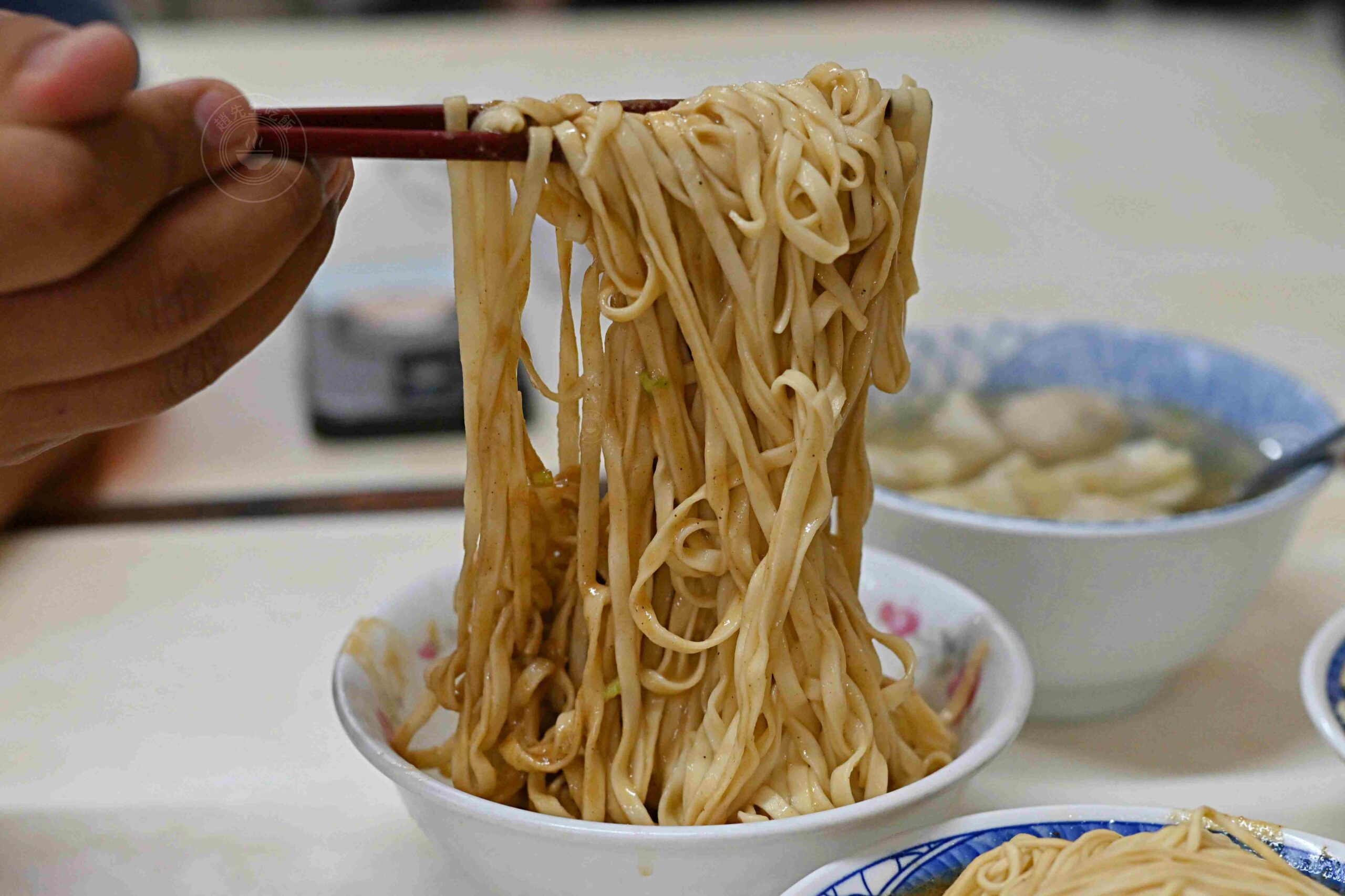 【宜蘭美食】復興路炸醬麵，在地老字號炸醬麵三兄弟，推薦炸醬麵與麻醬麵(菜單) @趙先生吃飯