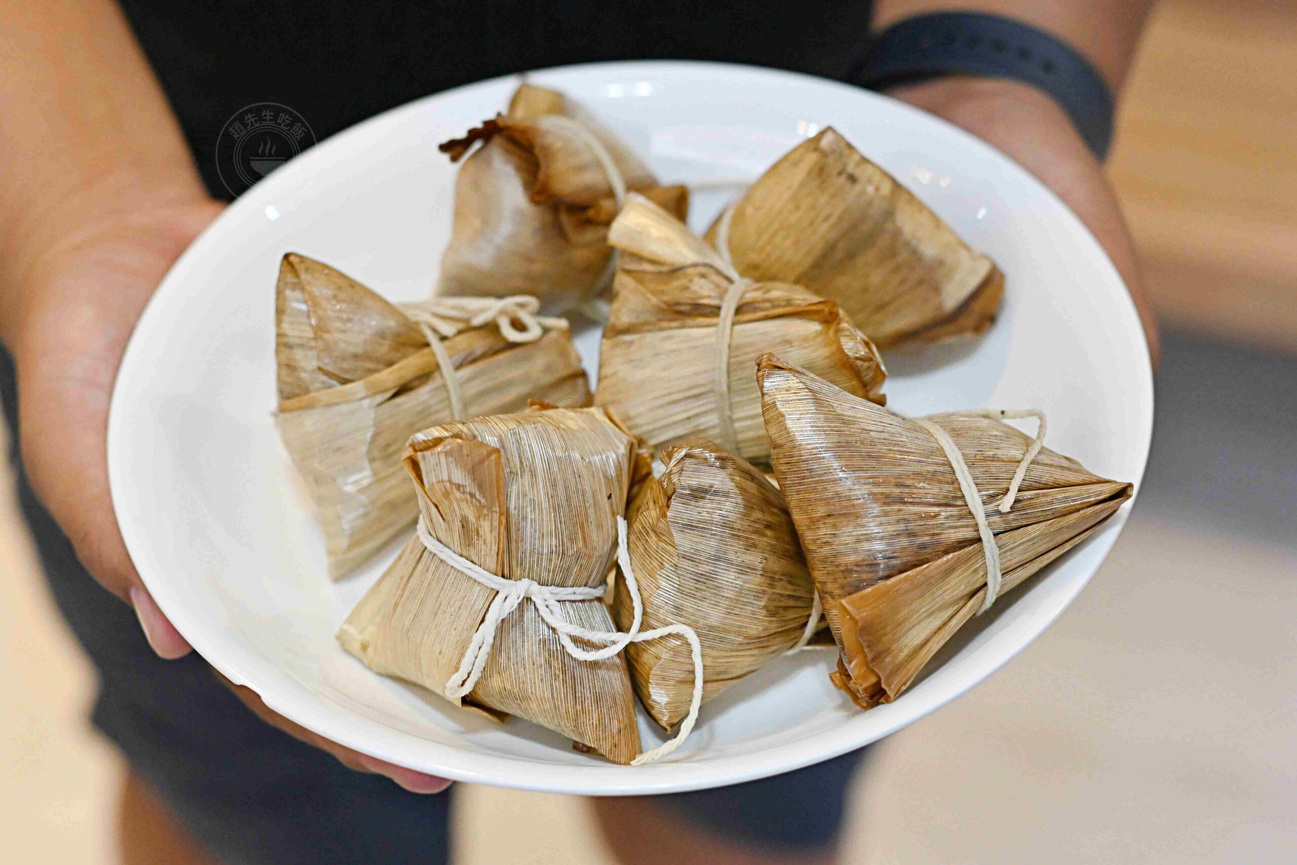 【石門美食】俞家肉粽，24小時肉粽名店，推薦必吃15元肉粽與獨門燒酒螺(菜單) @趙先生吃飯