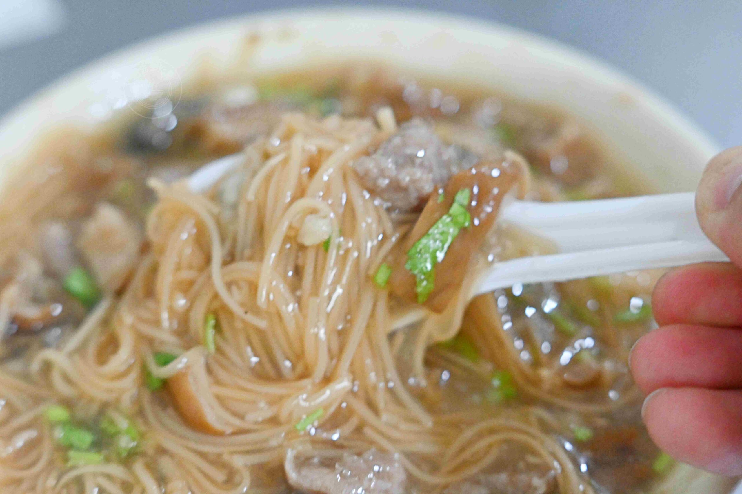 【三重美食】三重佰萬蚵仔麵線，大仁街低調巷弄排隊名店，推薦必吃料多的綜合麵線推薦(菜單) @趙先生吃飯