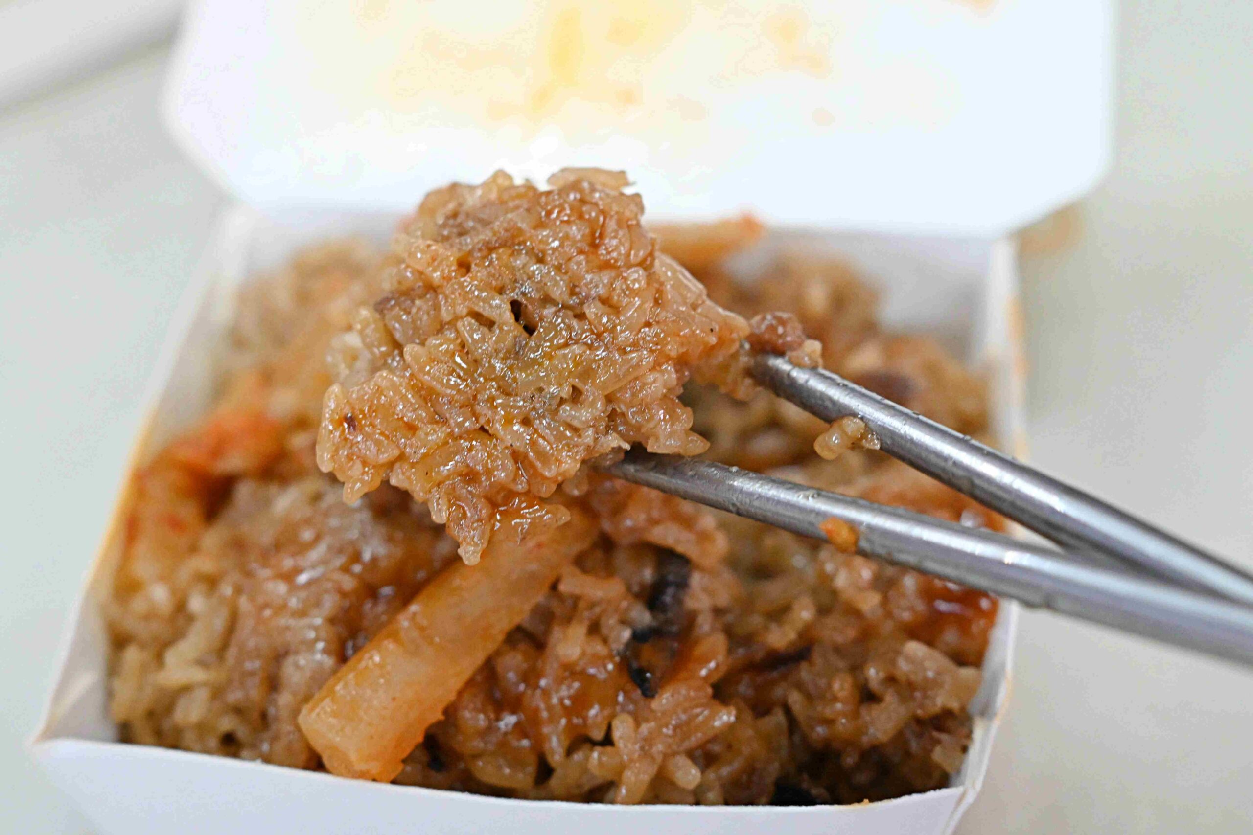 【三重美食】無名炒麵炒米粉油飯，網路幾乎沒人說的超低調神祕攤位，30元爆量銅板價炒麵、古早味油飯推薦(菜單) @趙先生吃飯