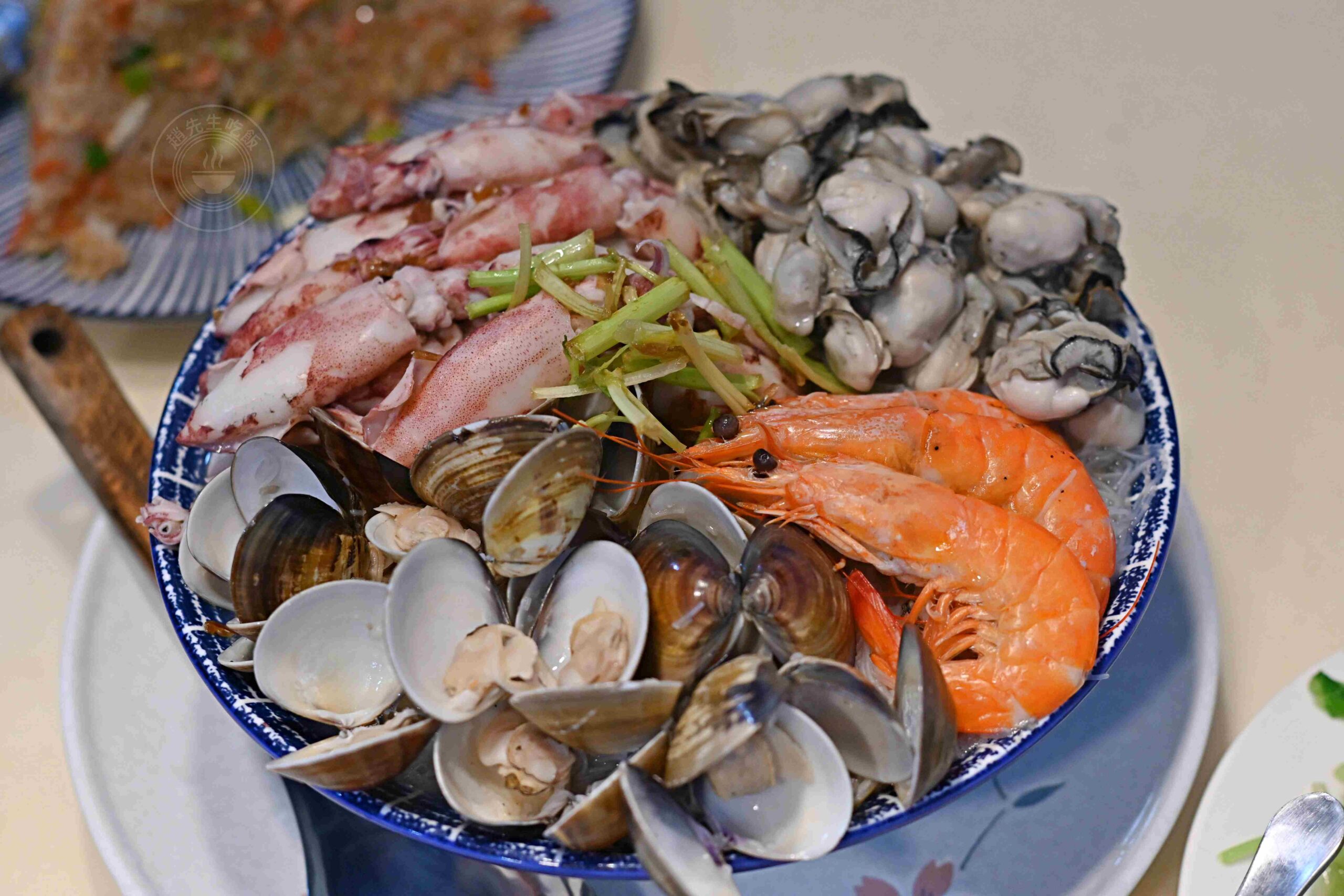 【萬里美食】阿嬌海鮮館，萬里蟹與超大碗小卷米粉，平價高CP值又好吃推薦(菜單) @趙先生吃飯