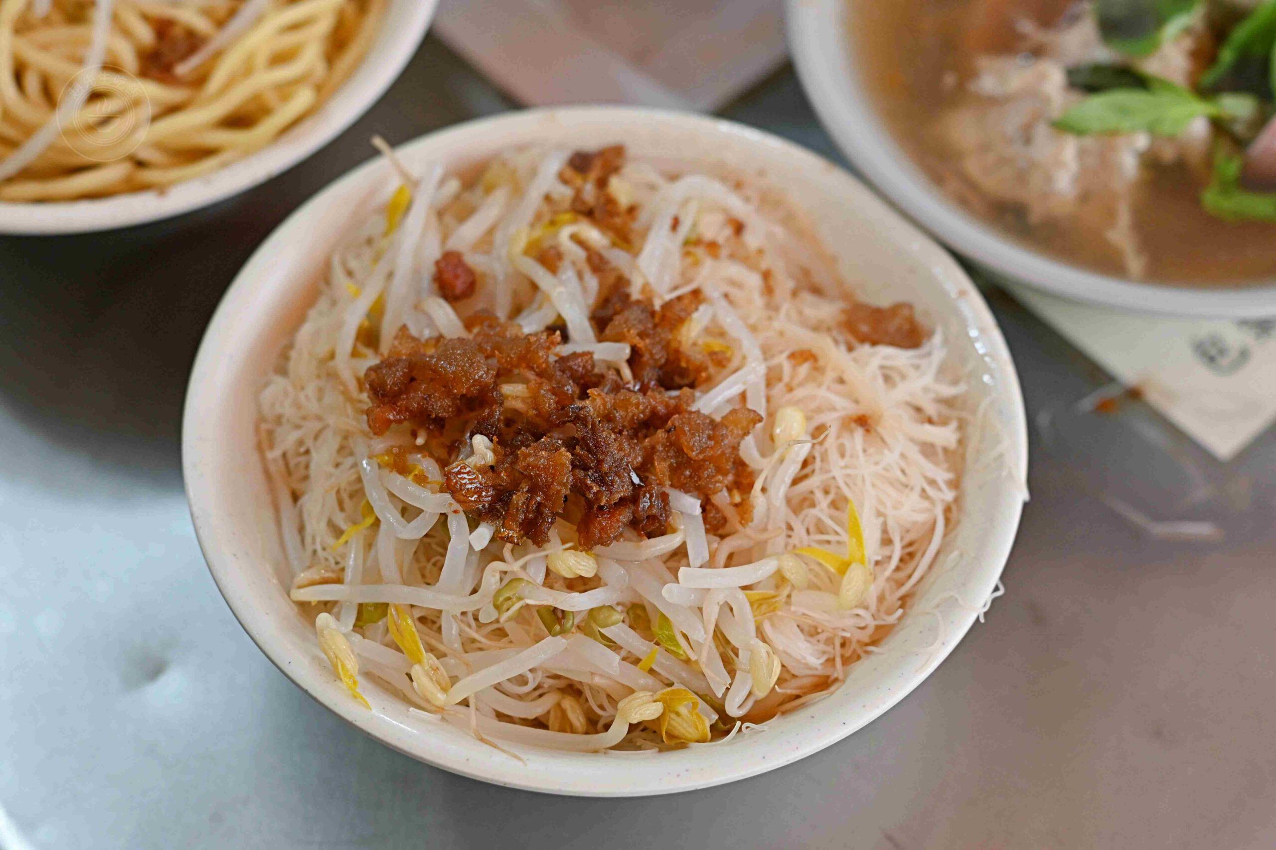 【台北美食】企鵝文肉羹店,雙連站30年老字號炒麵配魷魚肉羹,平價在地瘋狂排隊小吃推薦(菜單) @趙先生吃飯 【台北美食】企鵝文肉羹店,雙連站30年老字號炒麵配魷魚肉羹,平價在地瘋狂排隊小吃推薦(菜單) @趙先生吃飯