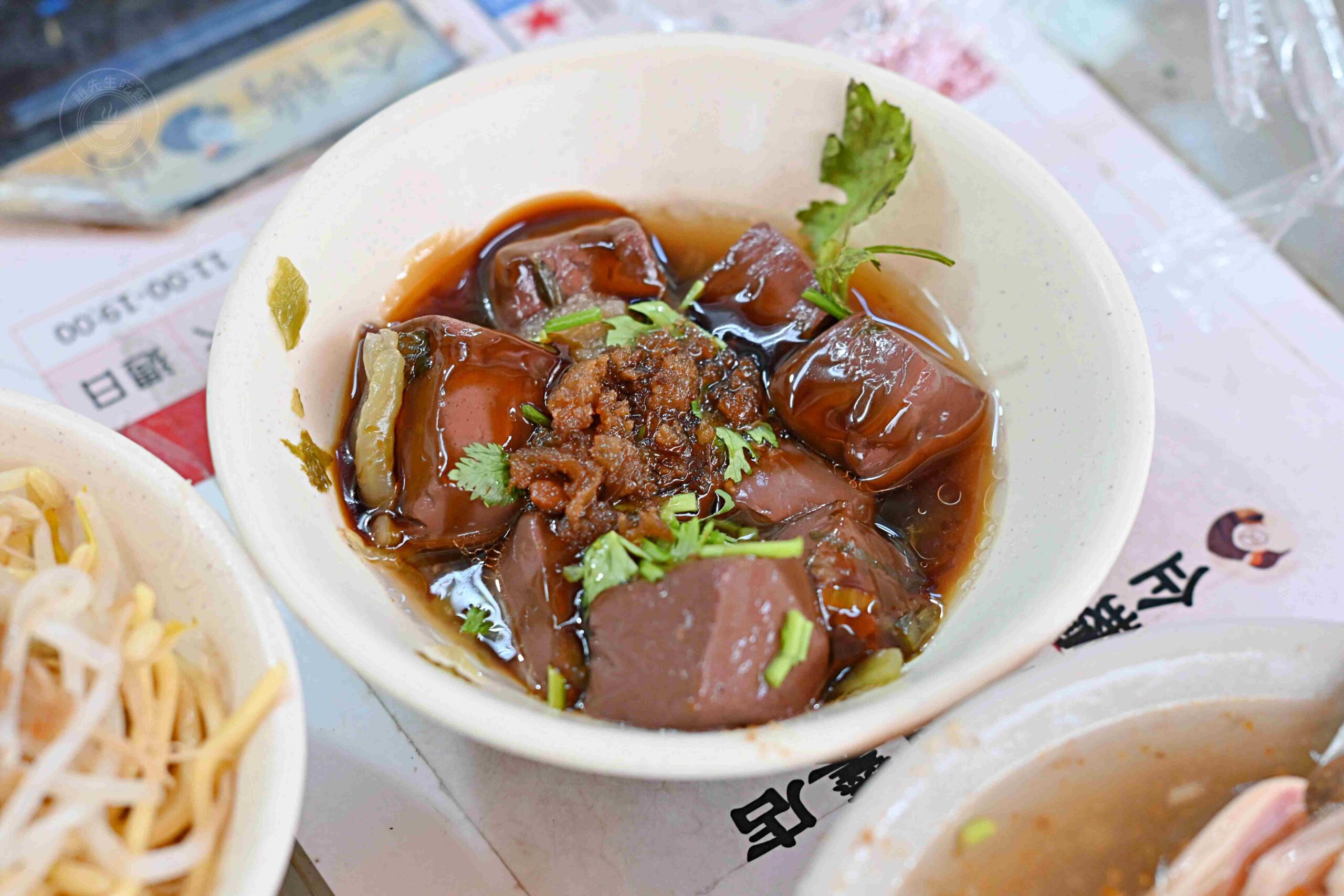 【台北美食】企鵝文肉羹店,雙連站30年老字號炒麵配魷魚肉羹,平價在地瘋狂排隊小吃推薦(菜單) @趙先生吃飯 【台北美食】企鵝文肉羹店,雙連站30年老字號炒麵配魷魚肉羹,平價在地瘋狂排隊小吃推薦(菜單) @趙先生吃飯