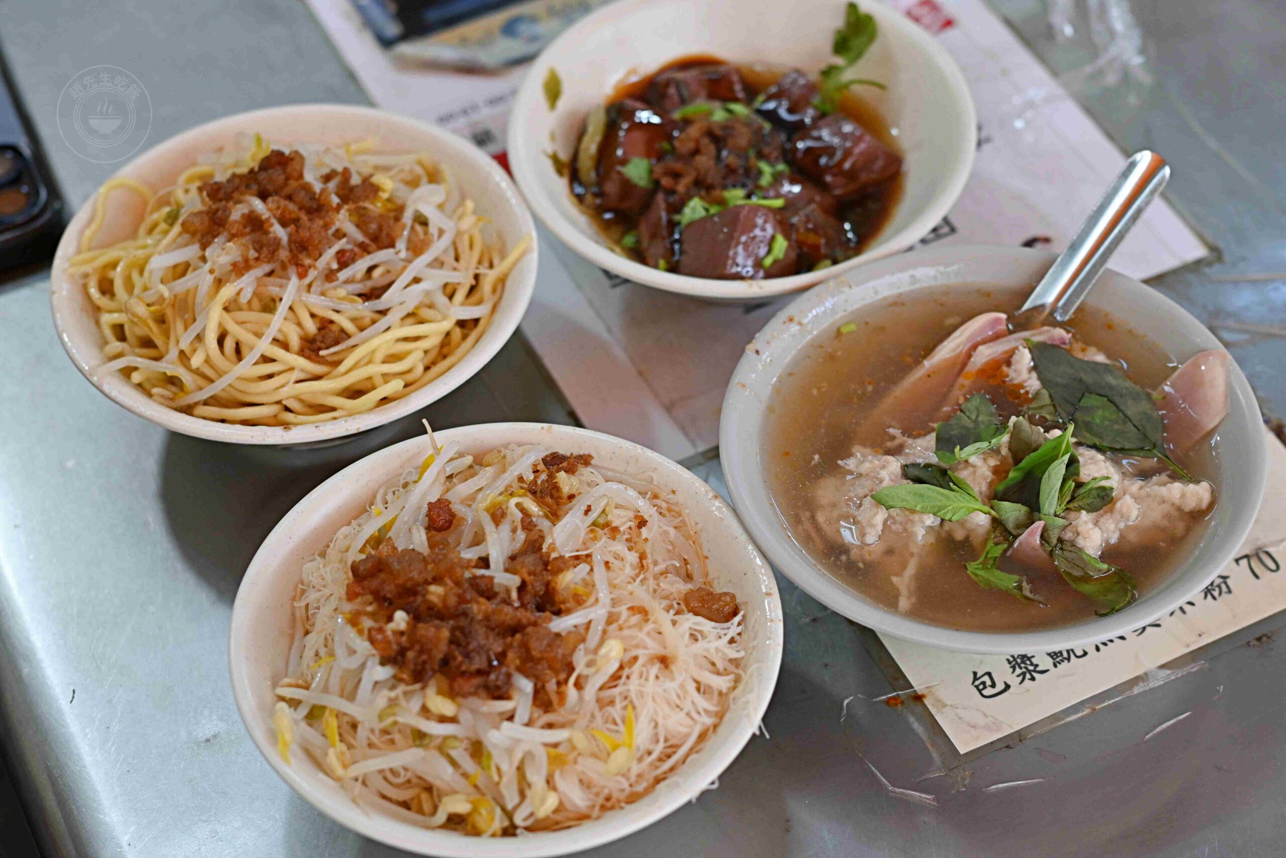 【台北美食】企鵝文肉羹店,雙連站30年老字號炒麵配魷魚肉羹,平價在地瘋狂排隊小吃推薦(菜單) @趙先生吃飯 【台北美食】企鵝文肉羹店,雙連站30年老字號炒麵配魷魚肉羹,平價在地瘋狂排隊小吃推薦(菜單) @趙先生吃飯