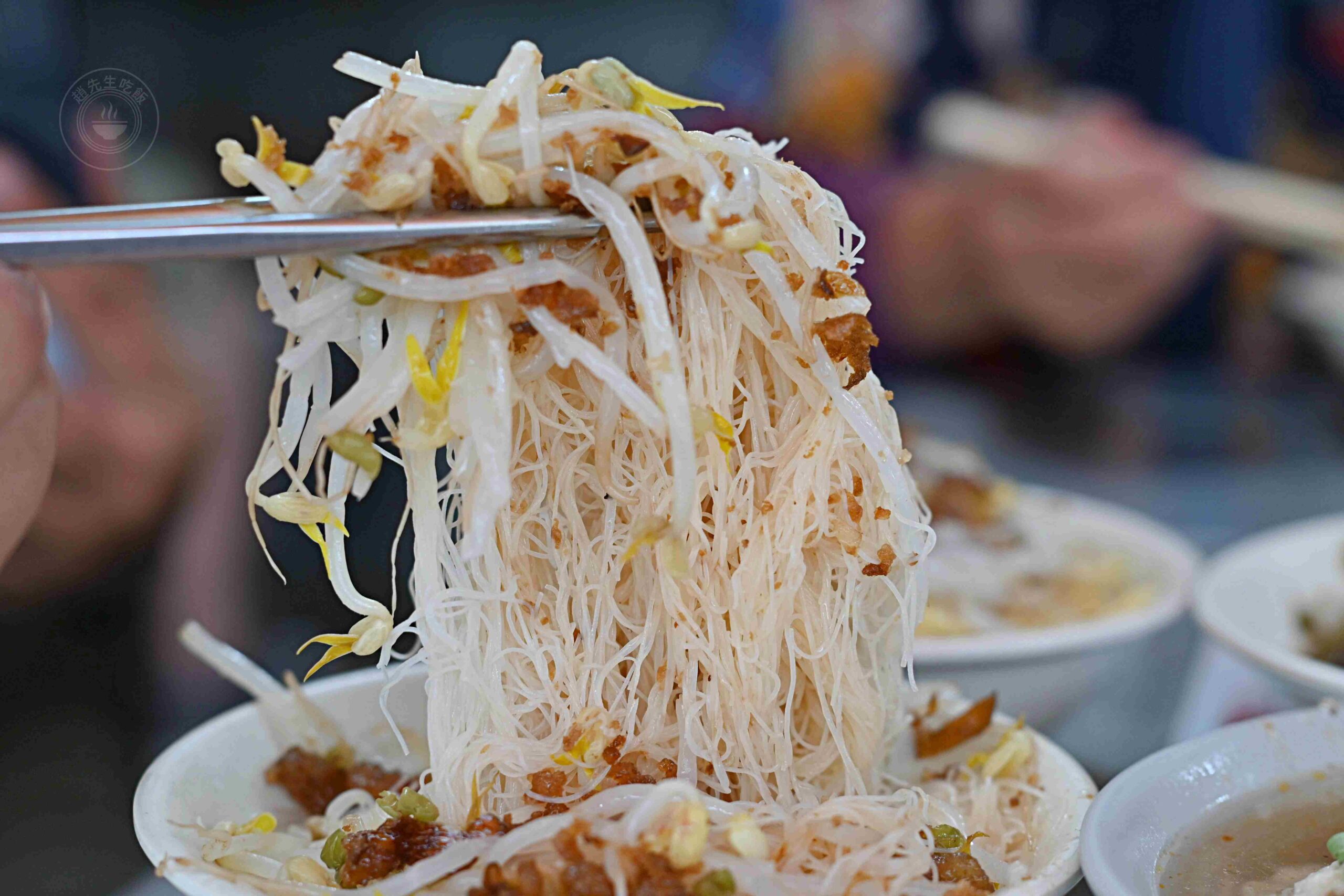 【台北美食】企鵝文肉羹店,雙連站30年老字號炒麵配魷魚肉羹,平價在地瘋狂排隊小吃推薦(菜單) @趙先生吃飯 【台北美食】企鵝文肉羹店,雙連站30年老字號炒麵配魷魚肉羹,平價在地瘋狂排隊小吃推薦(菜單) @趙先生吃飯