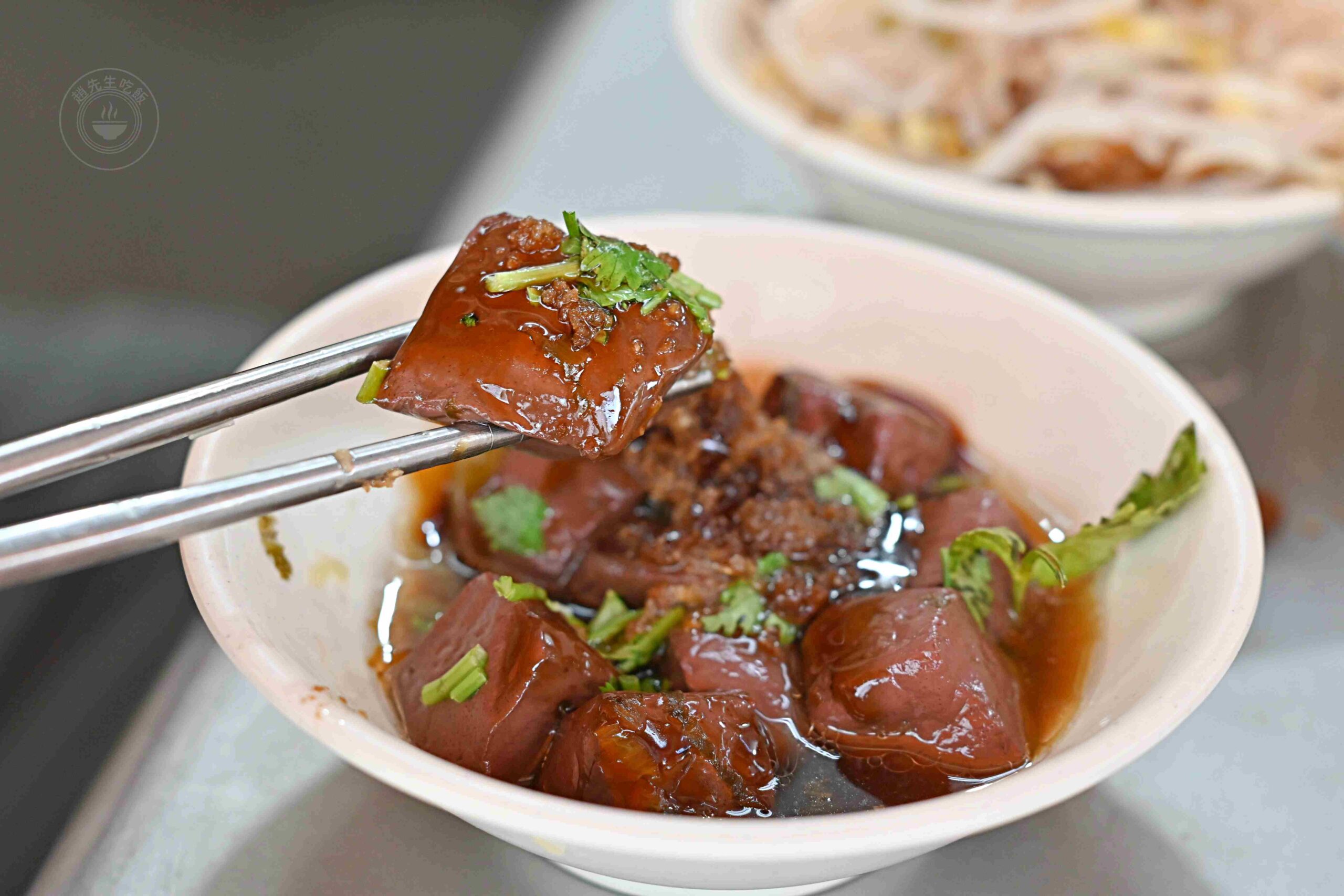 【台北美食】企鵝文肉羹店,雙連站30年老字號炒麵配魷魚肉羹,平價在地瘋狂排隊小吃推薦(菜單) @趙先生吃飯 【台北美食】企鵝文肉羹店,雙連站30年老字號炒麵配魷魚肉羹,平價在地瘋狂排隊小吃推薦(菜單) @趙先生吃飯