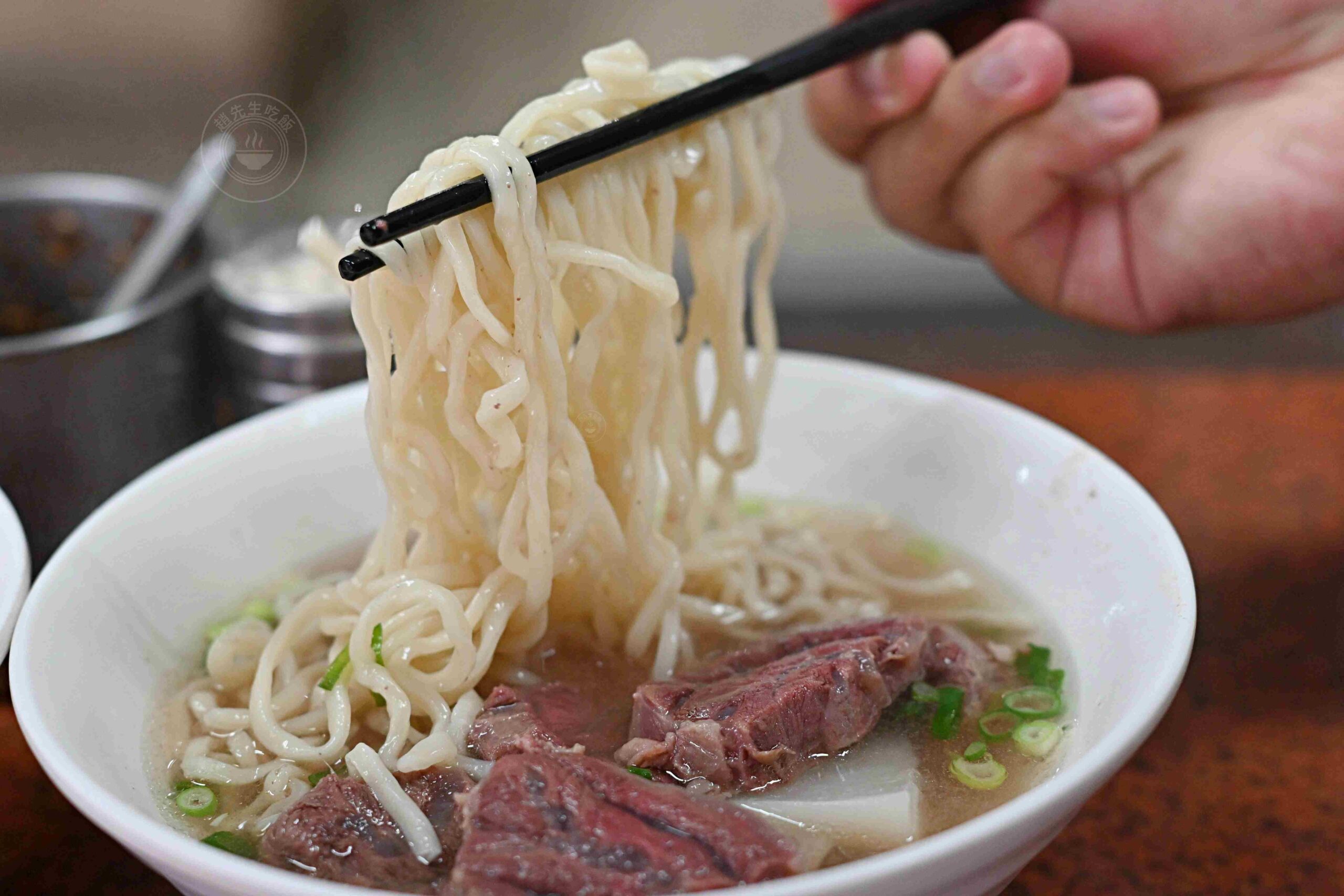 【林口美食】老占元拉麵大王，竹林山觀音寺旁超狂6000則評論，平日下午也爆滿拉麵推薦(菜單) @趙先生吃飯
