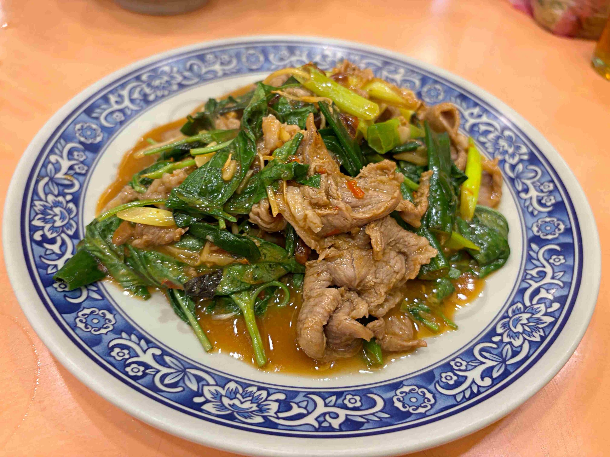 【台北中山區美食】新東羊 羊肉料理專專賣店，巨無霸大份量羊肉炒麵100元，湯喝到飽推薦(菜單) @趙先生吃飯