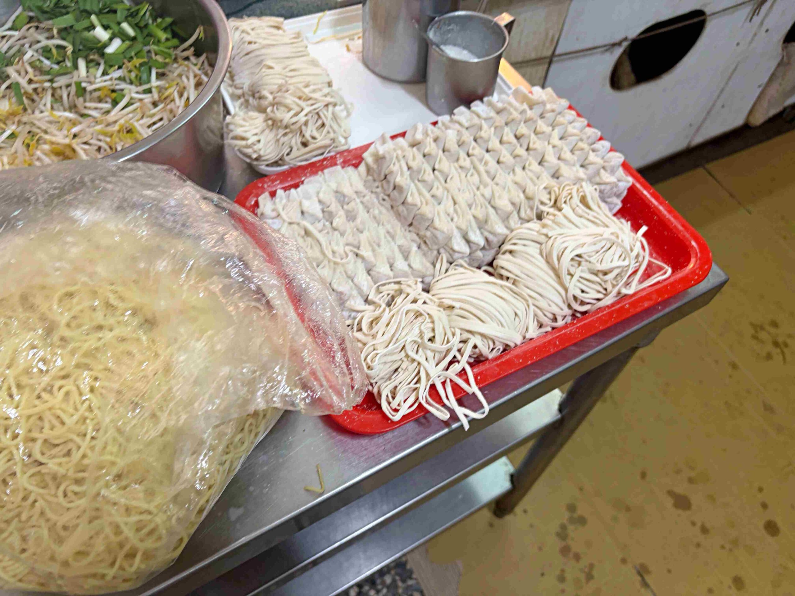 【雙連美食】阿田麵，飄香70年赤峰街老字號，巷弄隱藏版靈魂油蔥酥湯頭餛飩麵推薦(菜單) @趙先生吃飯