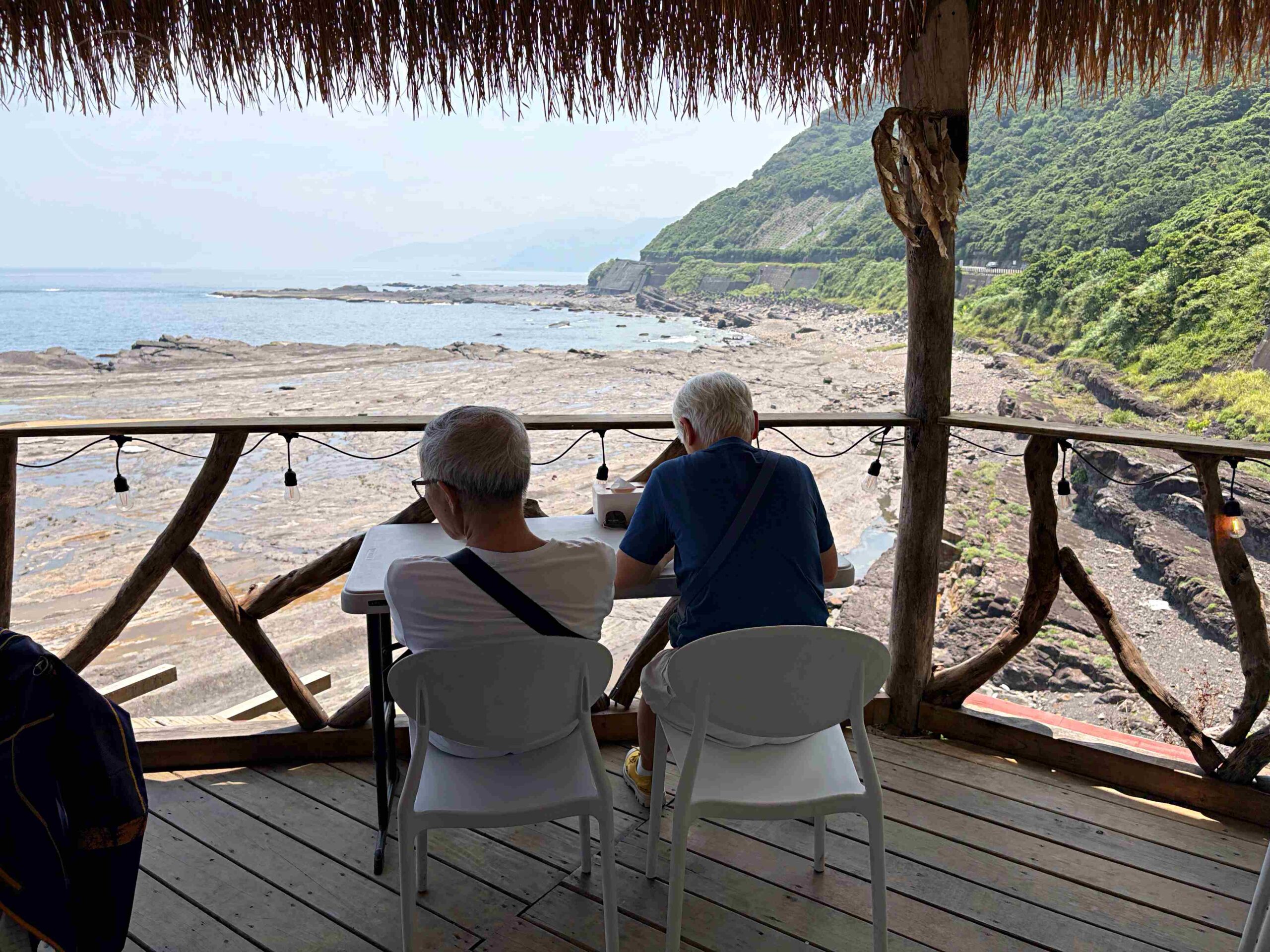 【貢寮美食】懸崖上的餐廳（cilah海的味道），遠眺龜山島無敵視野，濱海公路隱藏版秘境餐廳推薦(菜單) @趙先生吃飯