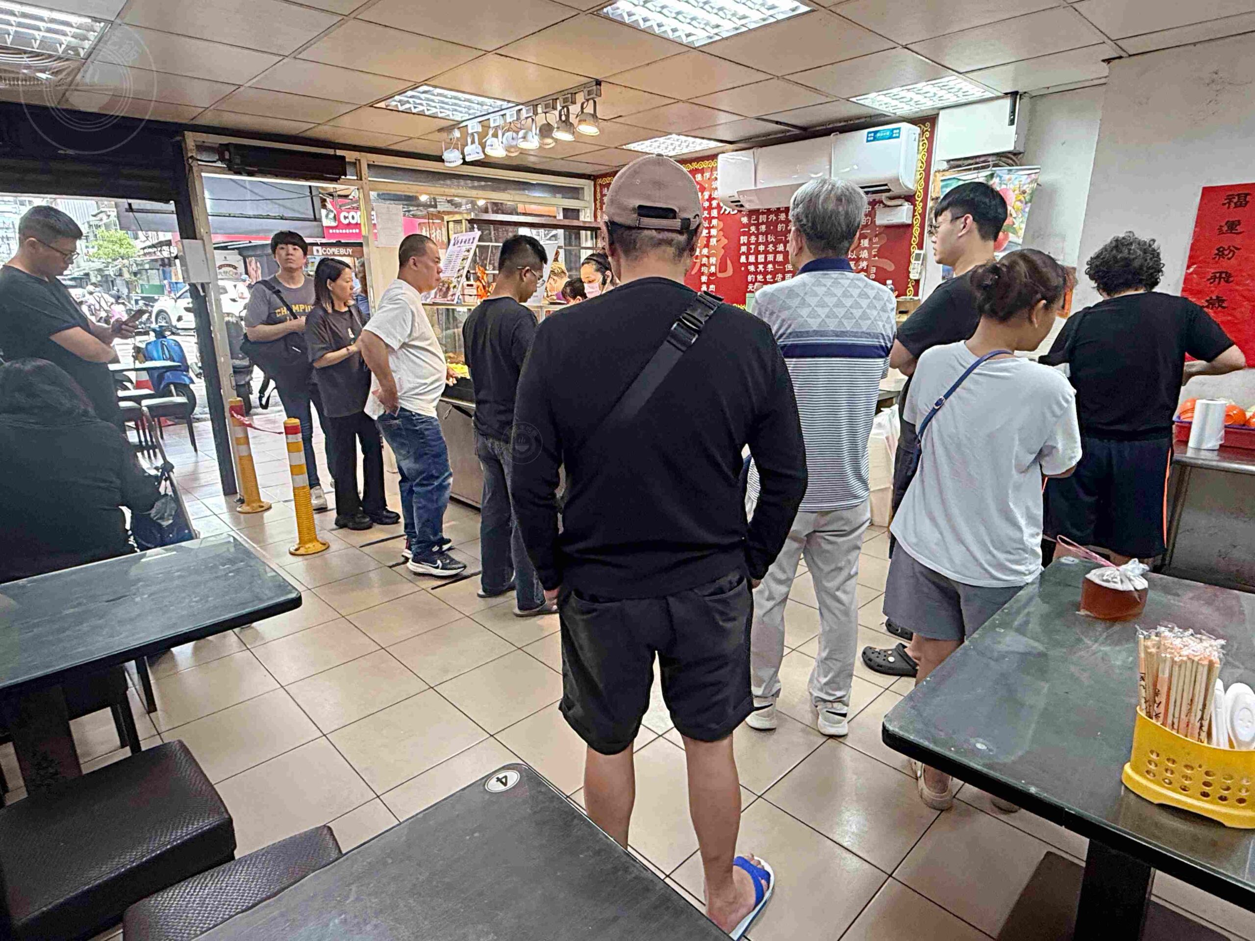 【板橋美食】香港榮華燒臘,在地饕客排隊激推港式便當,豬血湯料滿紅茶喝到飽推薦(菜單) @趙先生吃飯 【板橋美食】香港榮華燒臘,在地饕客排隊激推港式便當,豬血湯料滿紅茶喝到飽推薦(菜單) @趙先生吃飯