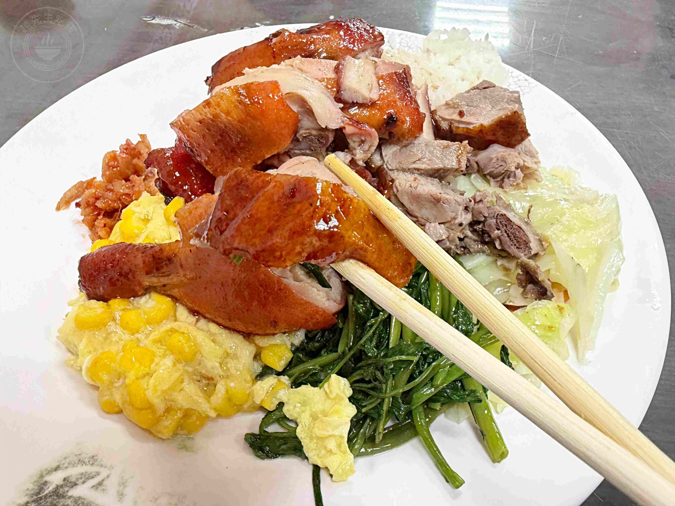 【板橋美食】香港榮華燒臘,在地饕客排隊激推港式便當,豬血湯料滿紅茶喝到飽推薦(菜單) @趙先生吃飯 【板橋美食】香港榮華燒臘,在地饕客排隊激推港式便當,豬血湯料滿紅茶喝到飽推薦(菜單) @趙先生吃飯