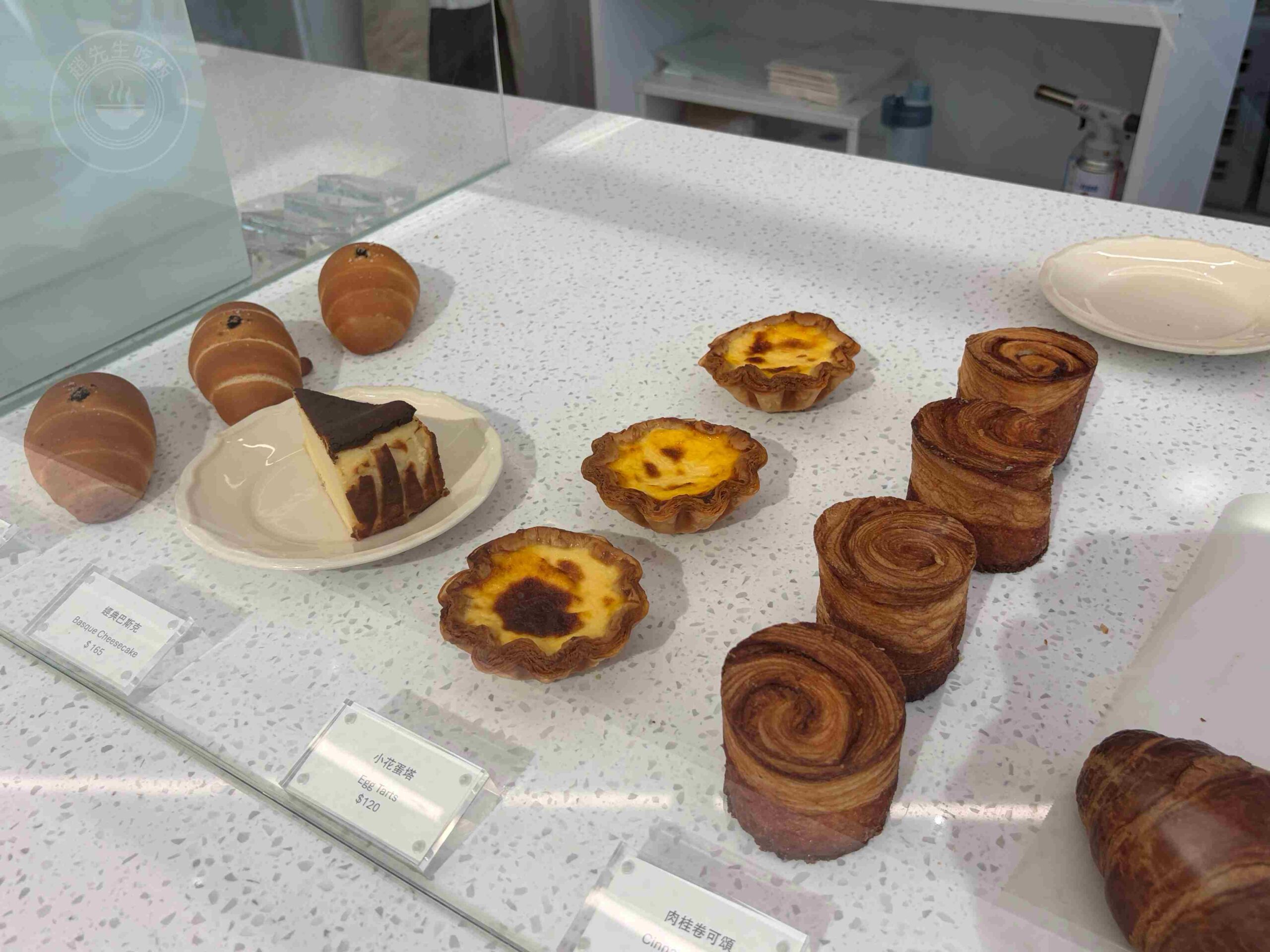 【圓山站美食】Rolling Dough 咖啡廳，隱身北美館的極簡風咖啡廳！大片落地窗光影太漂亮推薦(菜單) @趙先生吃飯