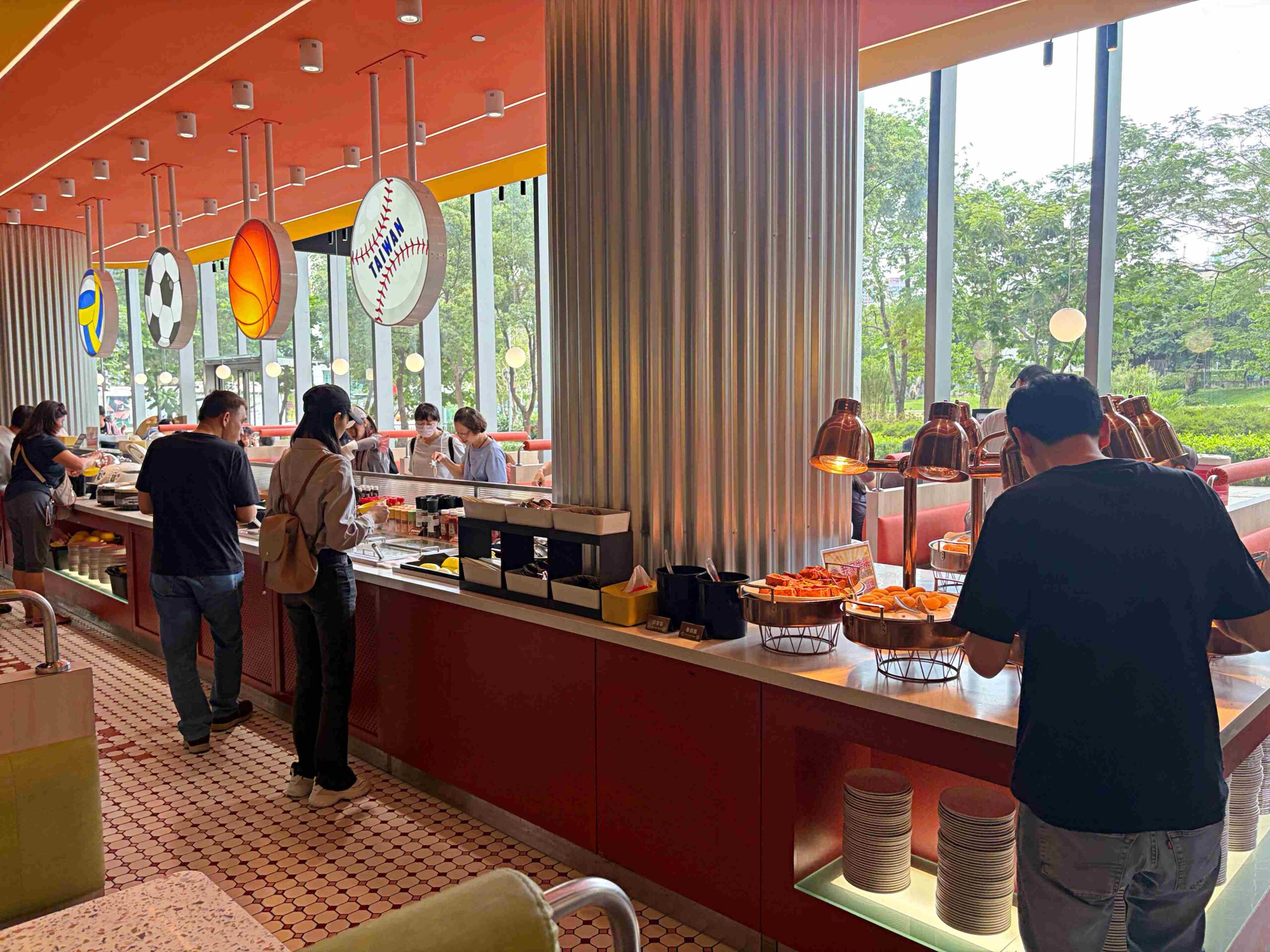 【板橋美食】我家牛排板橋遠科店，牛排、雞排都厲害，加上百道菜色自助吧吃到飽推薦(菜單) @趙先生吃飯