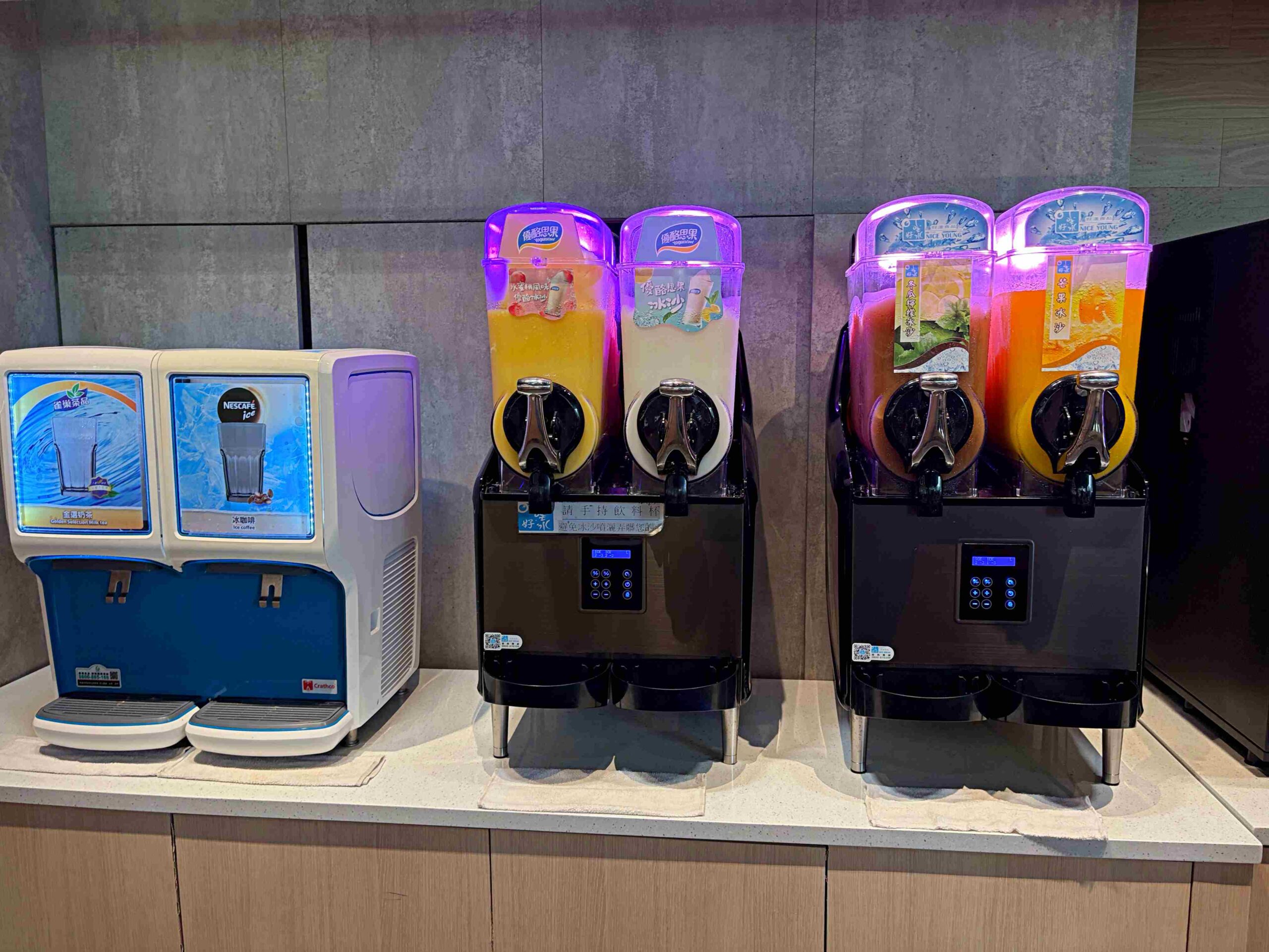 【板橋美食】我家牛排板橋遠科店，牛排、雞排都厲害，加上百道菜色自助吧吃到飽推薦(菜單) @趙先生吃飯