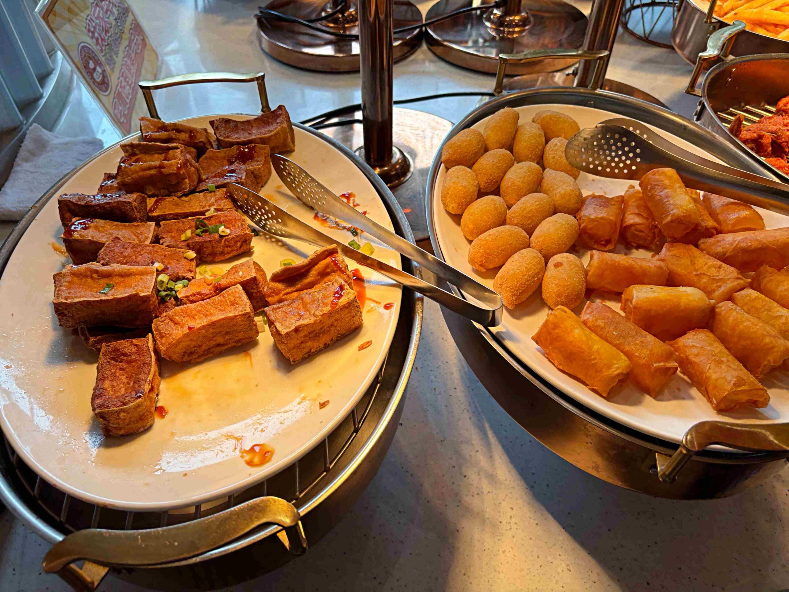 【板橋美食】我家牛排板橋遠科店，牛排、雞排都厲害，加上百道菜色自助吧吃到飽推薦(菜單) @趙先生吃飯