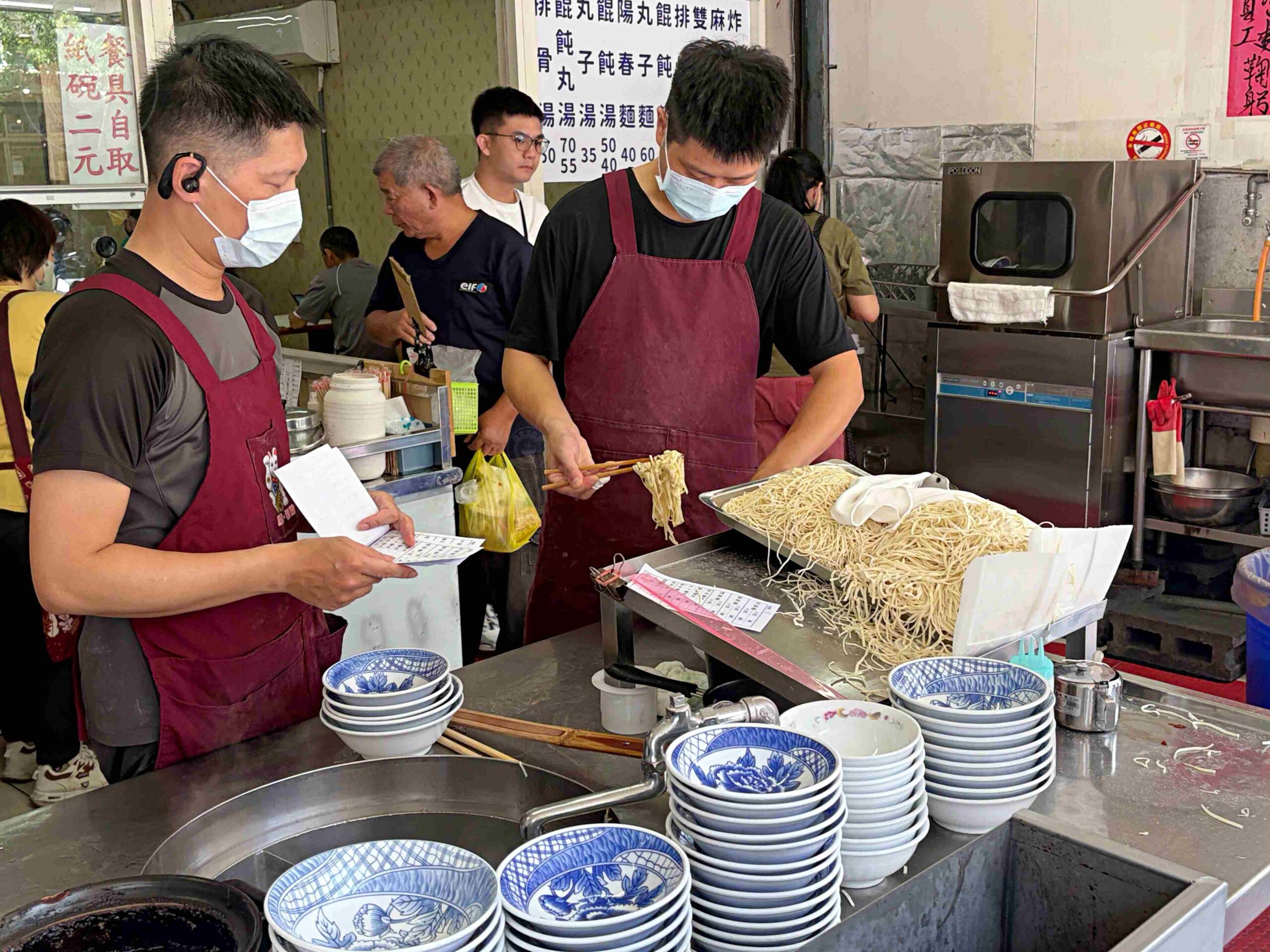 【宜蘭美食】復興路炸醬麵,在地老字號炸醬麵三兄弟,推薦炸醬麵與麻醬麵(菜單) @趙先生吃飯 【宜蘭美食】復興路炸醬麵,在地老字號炸醬麵三兄弟,推薦炸醬麵與麻醬麵(菜單) @趙先生吃飯