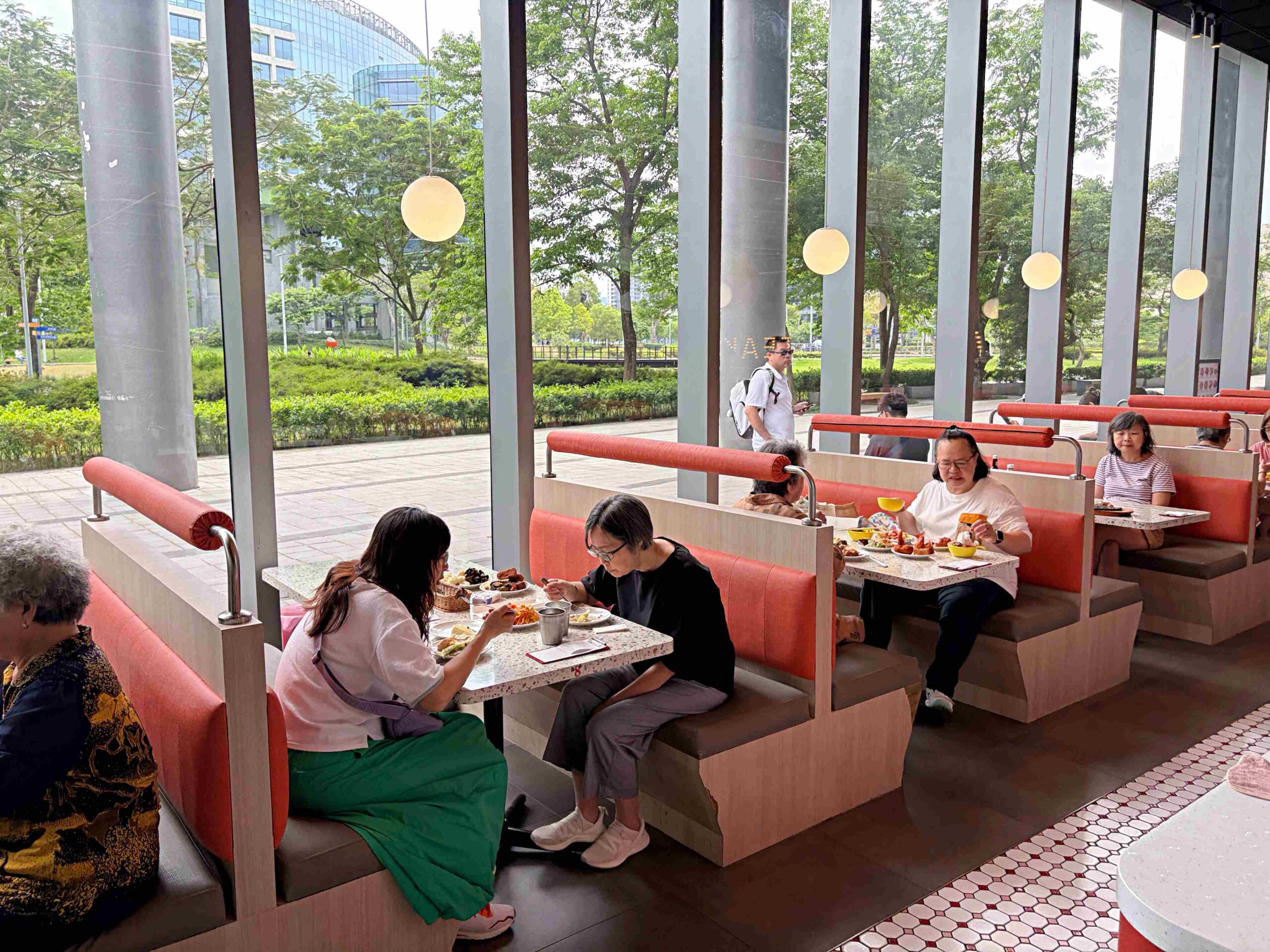 【板橋美食】我家牛排板橋遠科店，牛排、雞排都厲害，加上百道菜色自助吧吃到飽推薦(菜單) @趙先生吃飯