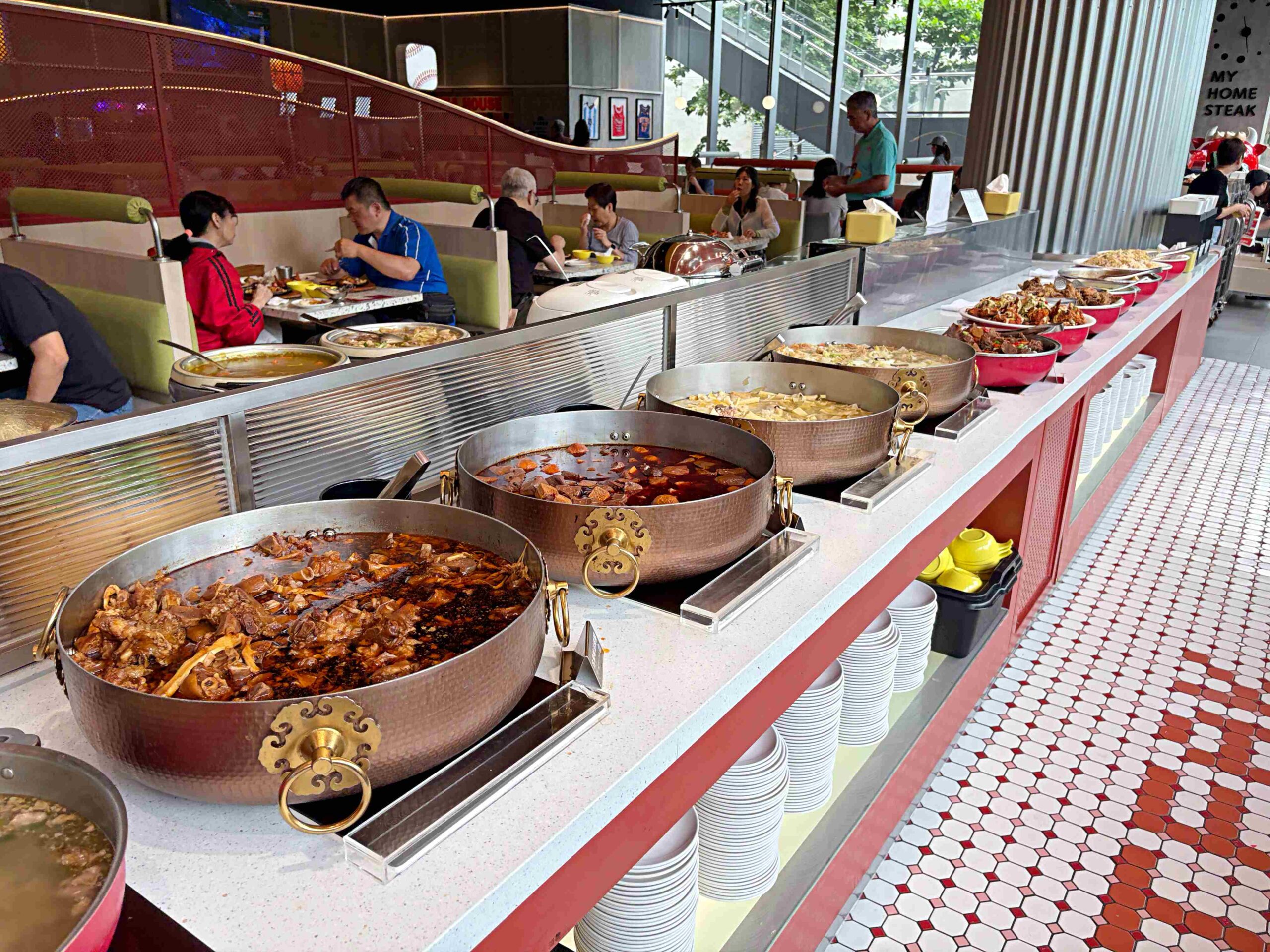 【板橋美食】我家牛排板橋遠科店，牛排、雞排都厲害，加上百道菜色自助吧吃到飽推薦(菜單) @趙先生吃飯
