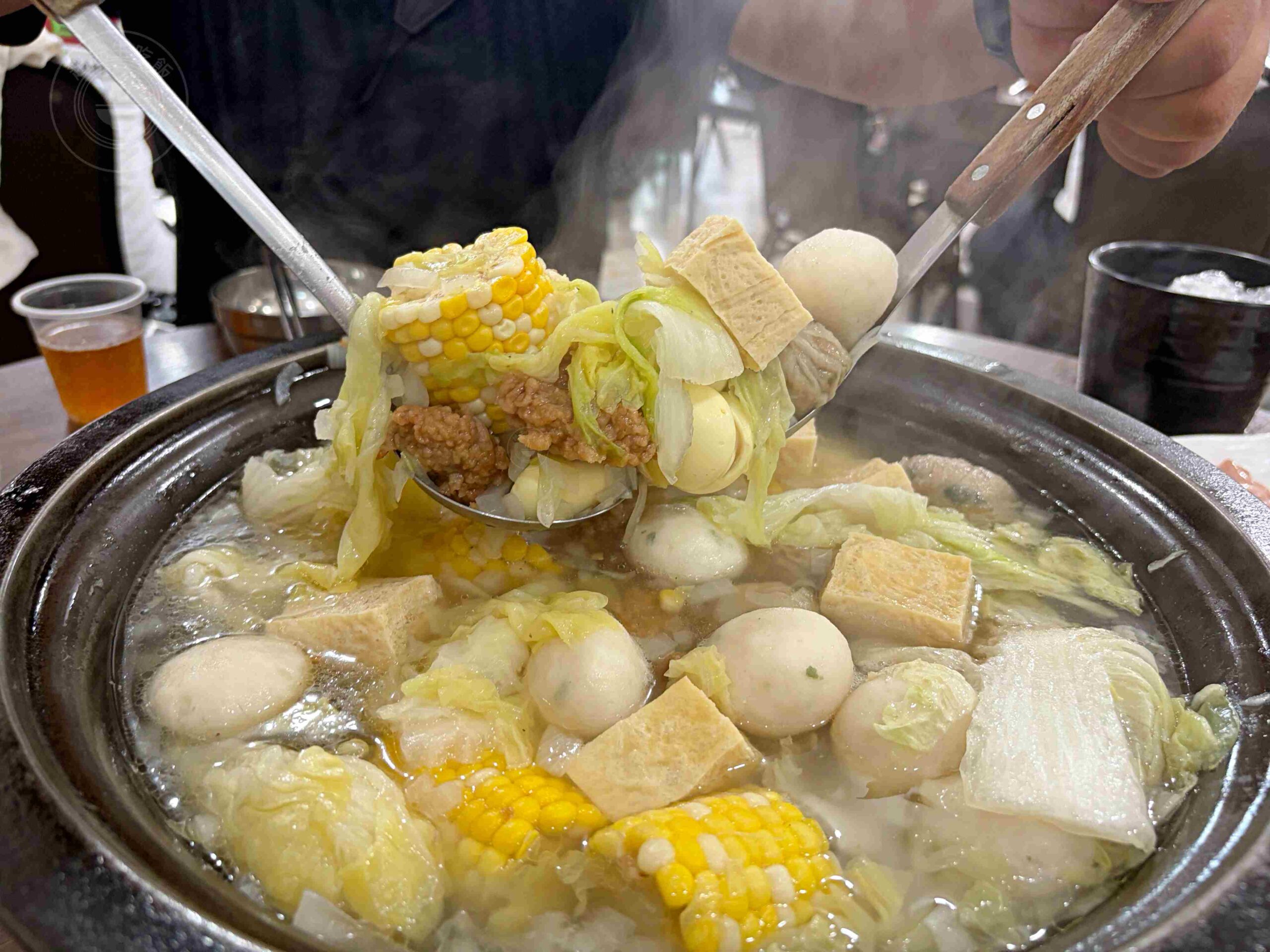 【北海岸美食】福緣火鍋，金山加油站旁超狂石頭火鍋神店推薦高CP值爆香肉片與肥美蚵仔(菜單) @趙先生吃飯
