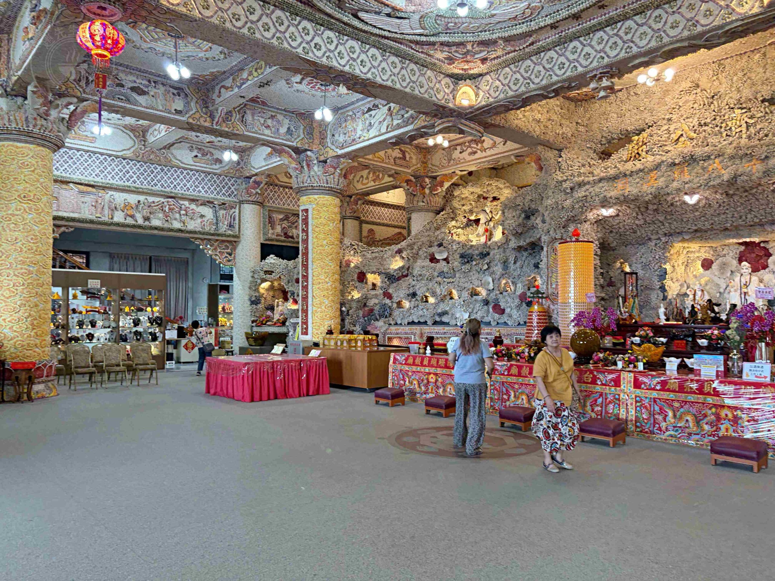 【新北景點】珊瑚貝殼廟，石門必訪超壯觀貝殼牆，全台最大純白珊瑚海底隧道推薦(交通、一日遊路線) @趙先生吃飯