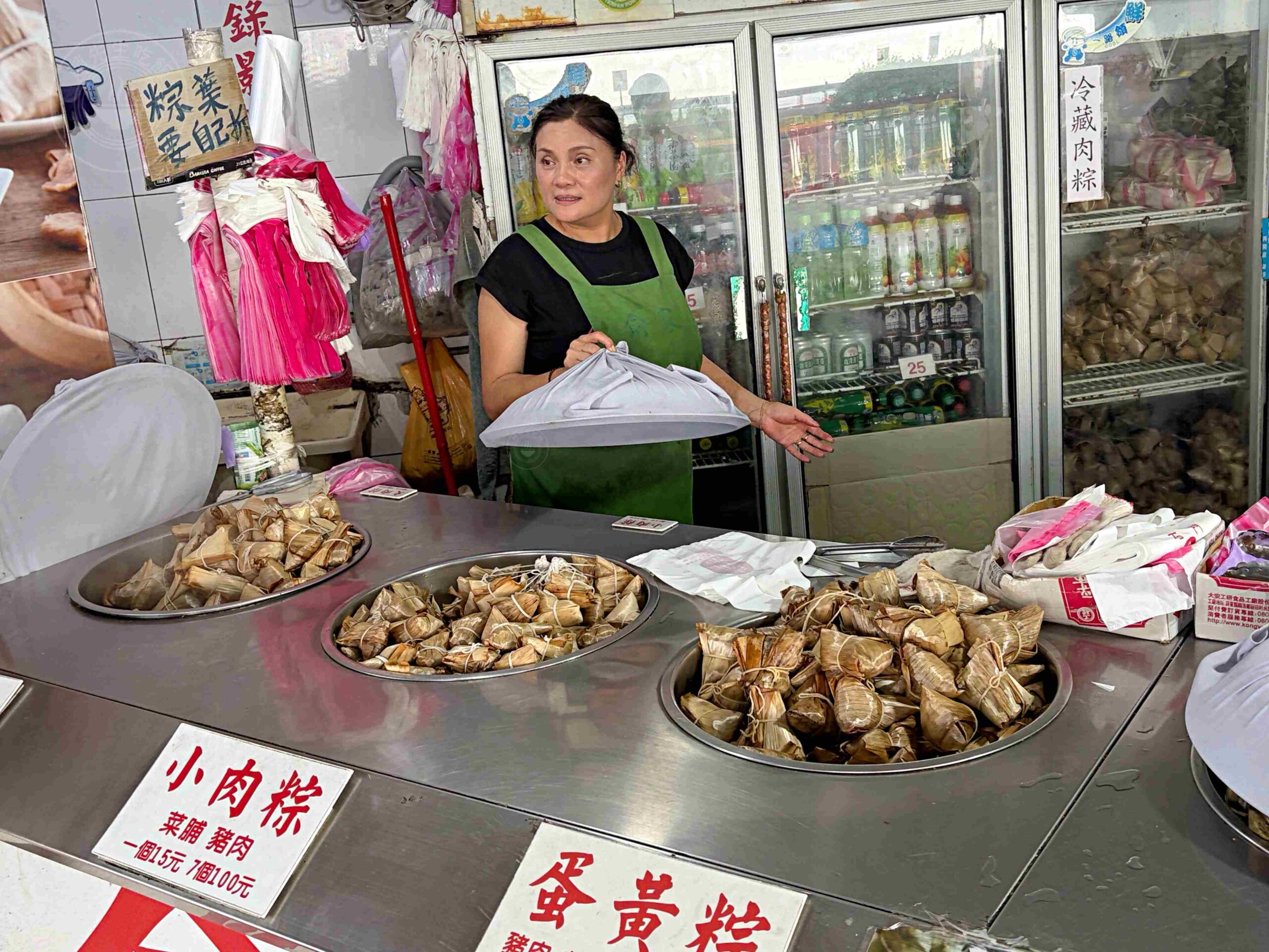 【石門美食】俞家肉粽，24小時肉粽名店，推薦必吃15元肉粽與獨門燒酒螺(菜單) @趙先生吃飯
