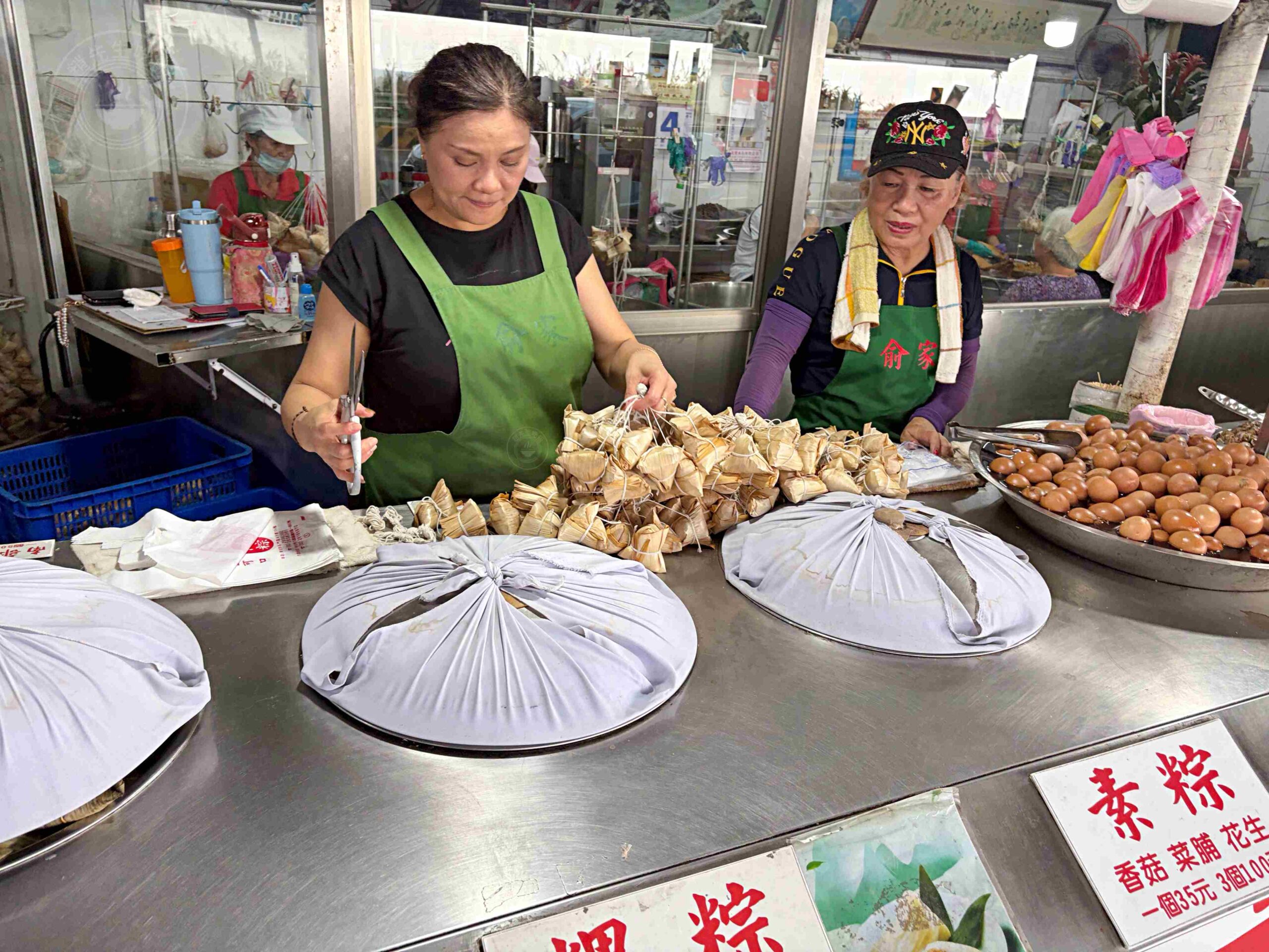 【石門美食】俞家肉粽，24小時肉粽名店，推薦必吃15元肉粽與獨門燒酒螺(菜單) @趙先生吃飯