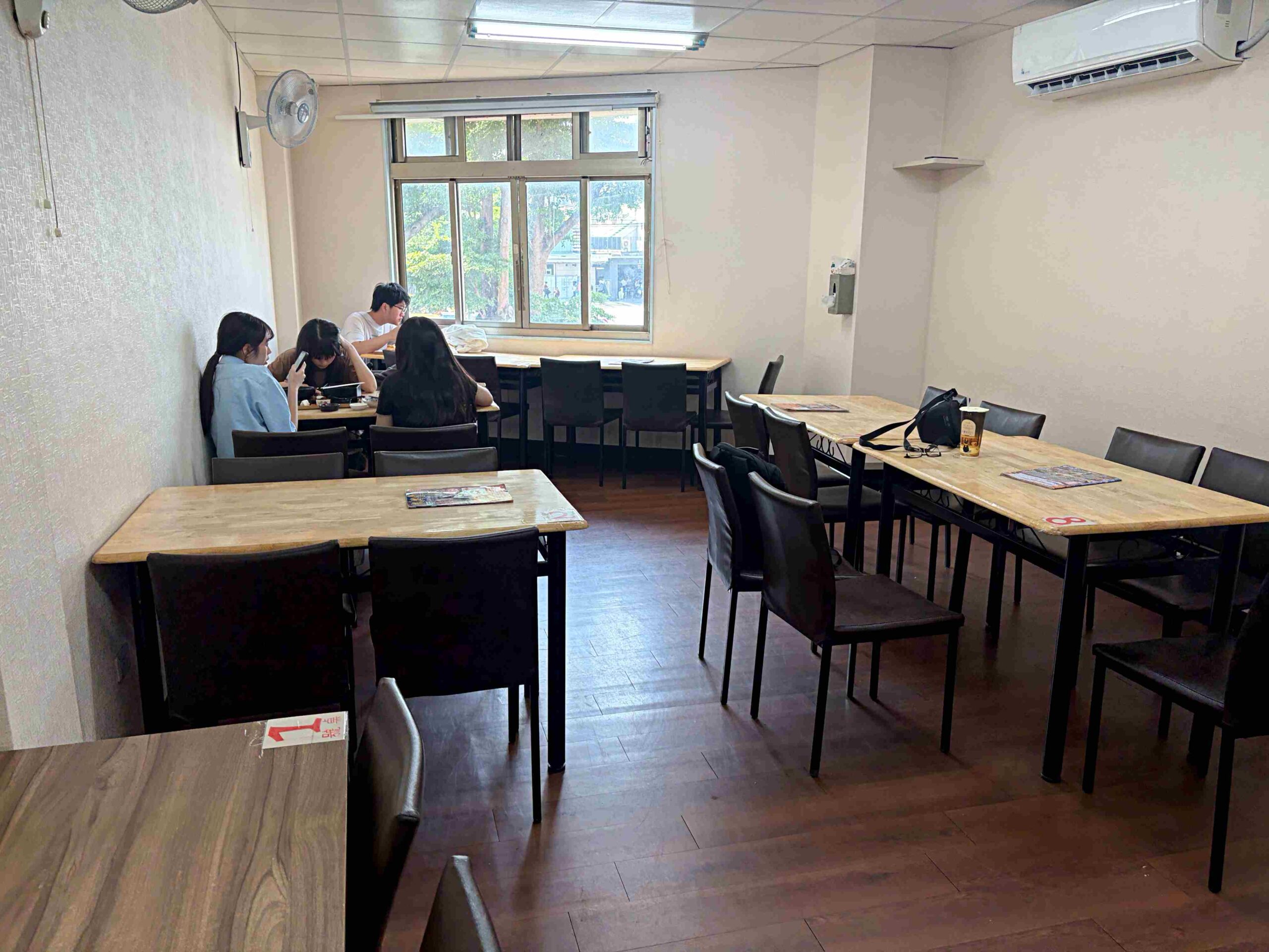 超過30公分大豬排，來吃過都後悔，因為根本吃不完，重點還超便宜！ @趙先生吃飯