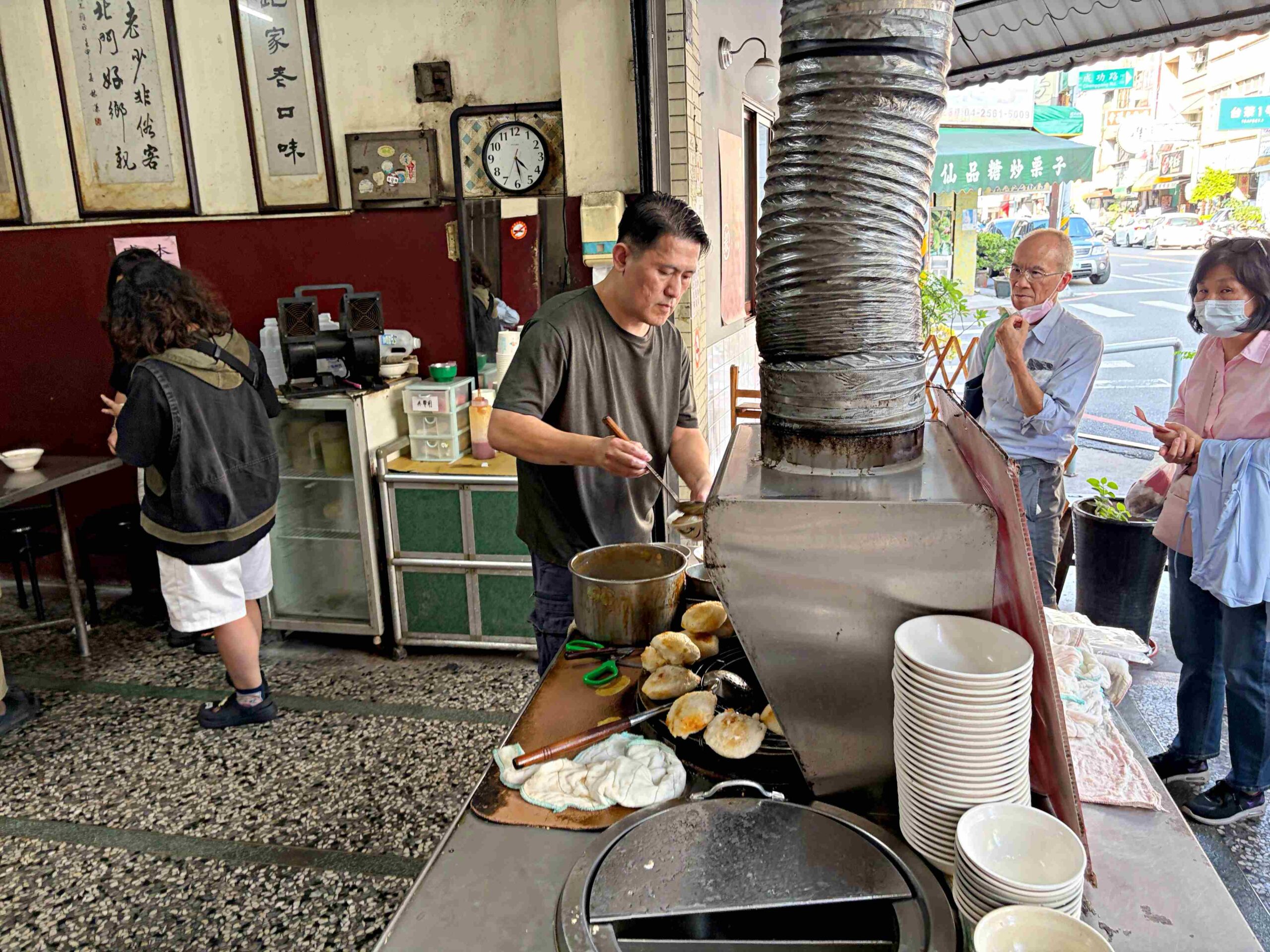 【彰化美食】北門口肉圓，中正路總店，先蒸後炸超酥脆，大肉圓塞滿干貝絲太過癮(菜單) @趙先生吃飯