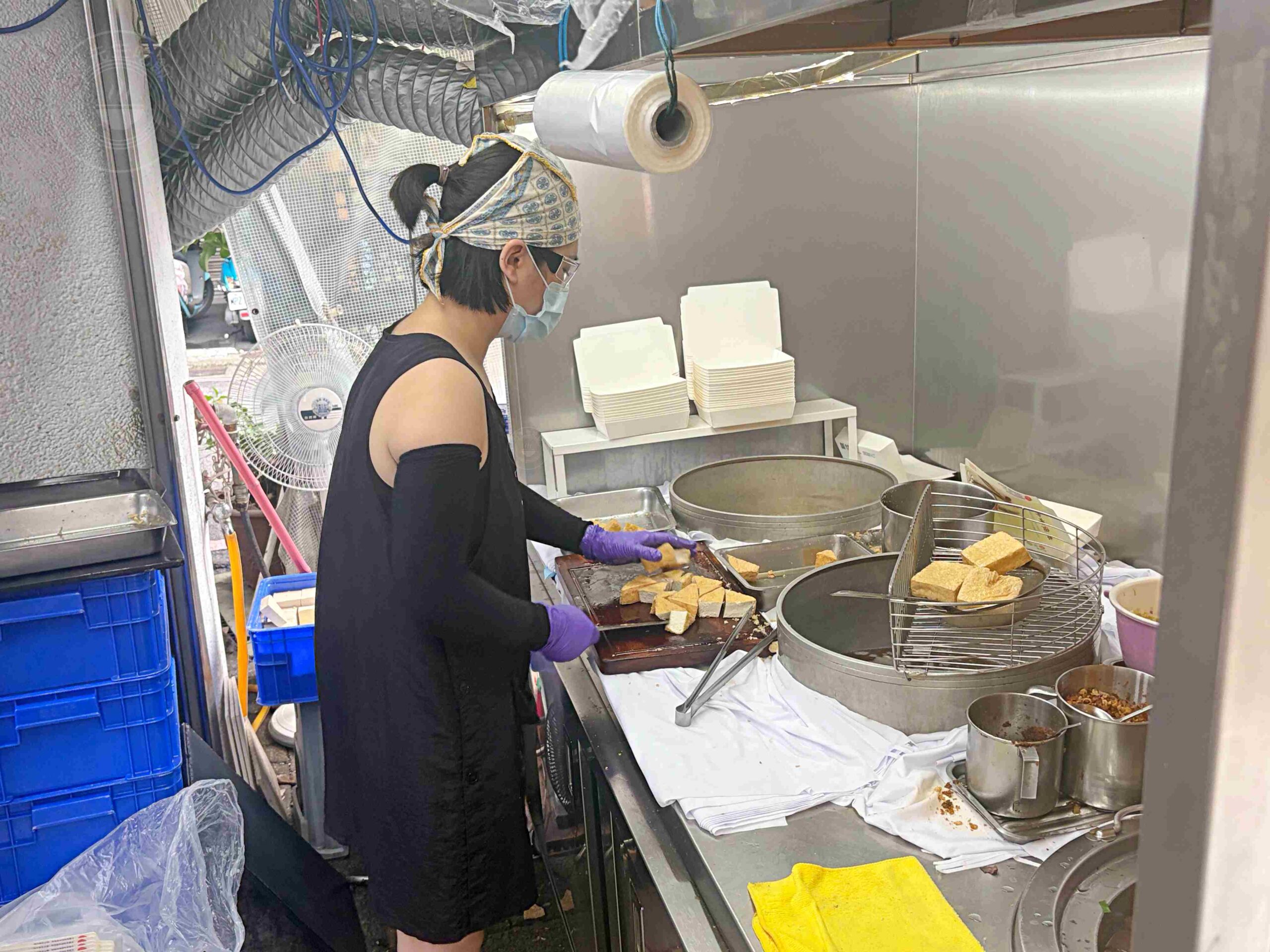 【三重美食】田中臭豆腐,一週只賣假日,在地人帶路,好吃臭豆腐推薦(菜單) @趙先生吃飯 【三重美食】田中臭豆腐,一週只賣假日,在地人帶路,好吃臭豆腐推薦(菜單) @趙先生吃飯