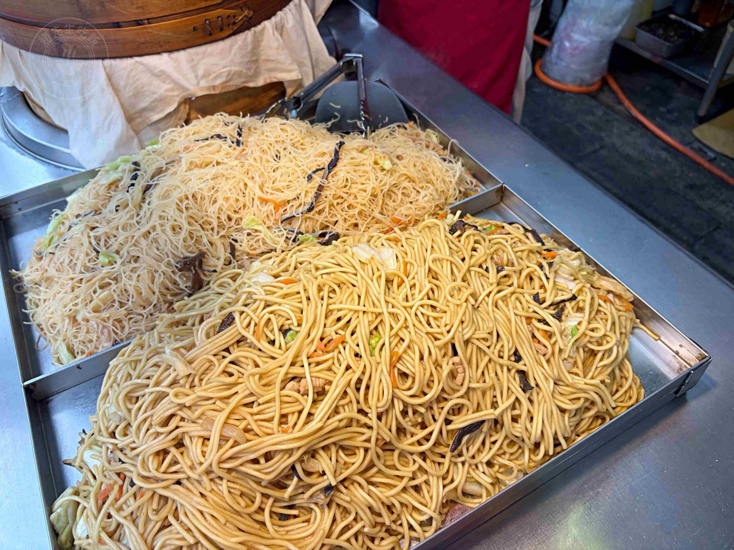【石門美食】俞家肉粽，24小時都在賣的肉粽，推薦必吃15元肉粽與獨門燒酒螺(菜單) @趙先生吃飯