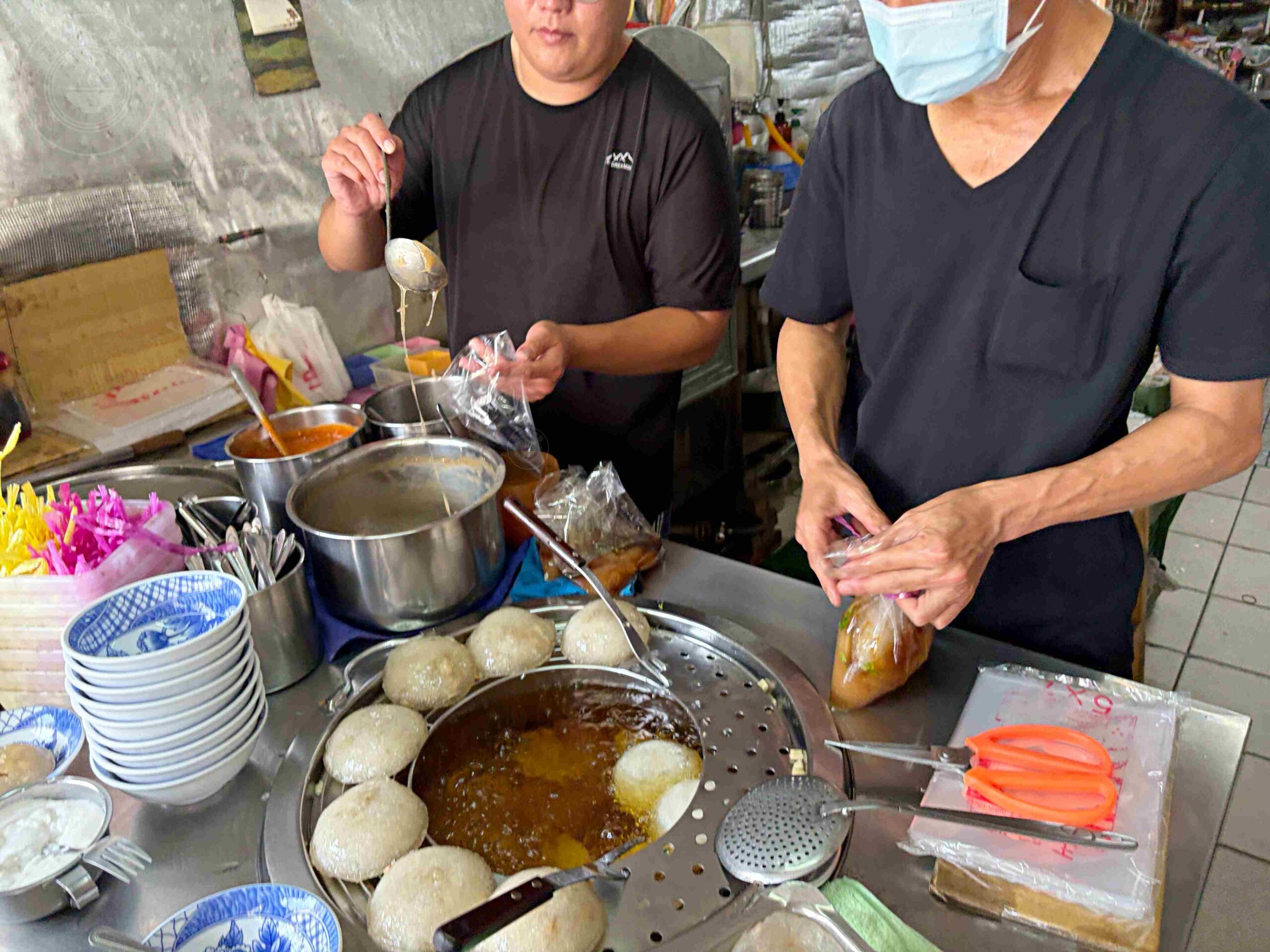 【彰化美食】大頭肉圓，鹿港人私藏的百年老店，推薦必點限量筒仔米糕與肉圓(菜單) @趙先生吃飯