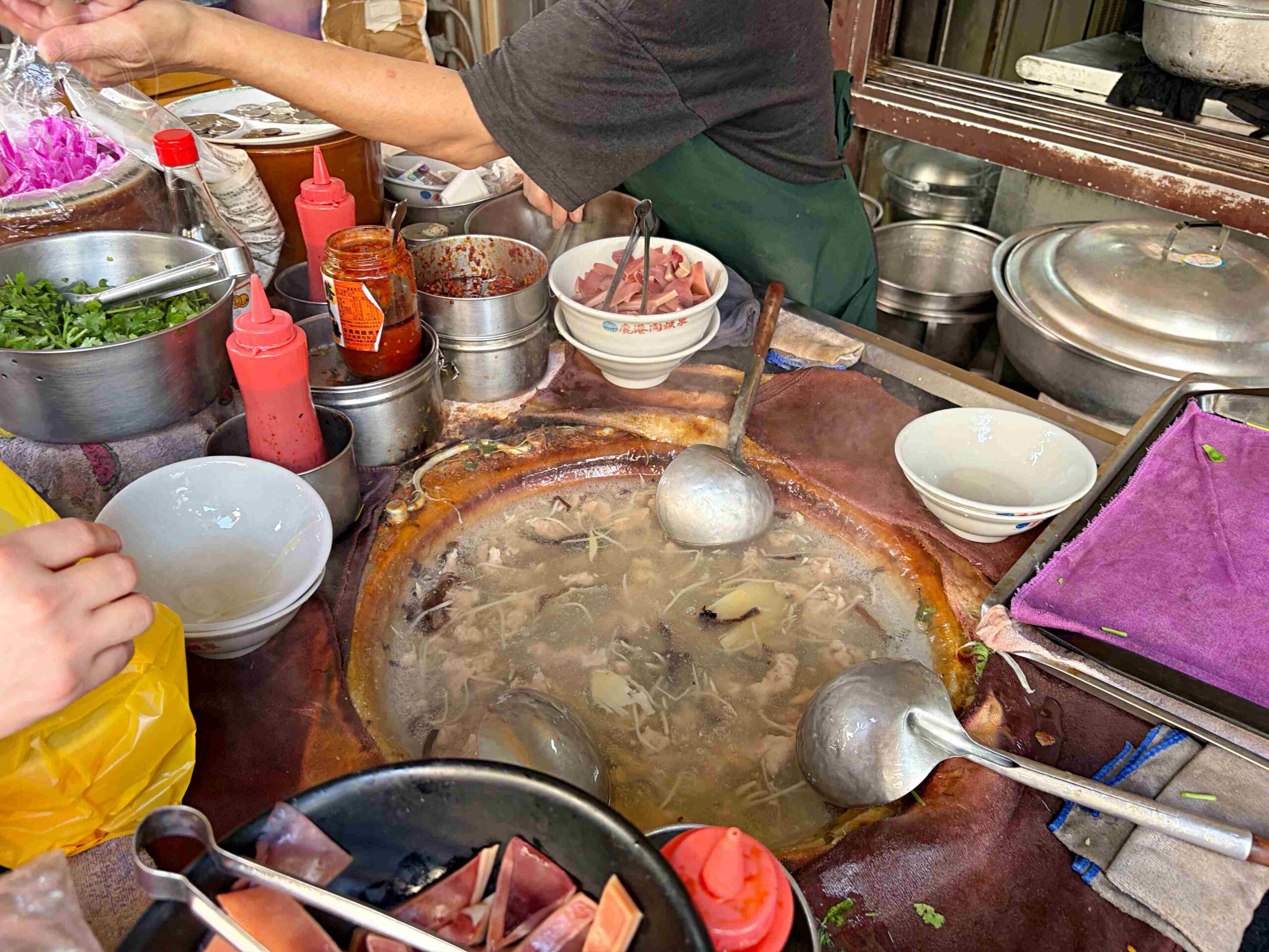 【鹿港美食】鹿港肉焿泉,王罔麵線糊旁,傳承一甲子,銅板小吃順路吃一波推薦(菜單) @趙先生吃飯 【鹿港美食】鹿港肉焿泉,王罔麵線糊旁,傳承一甲子,銅板小吃順路吃一波推薦(菜單) @趙先生吃飯
