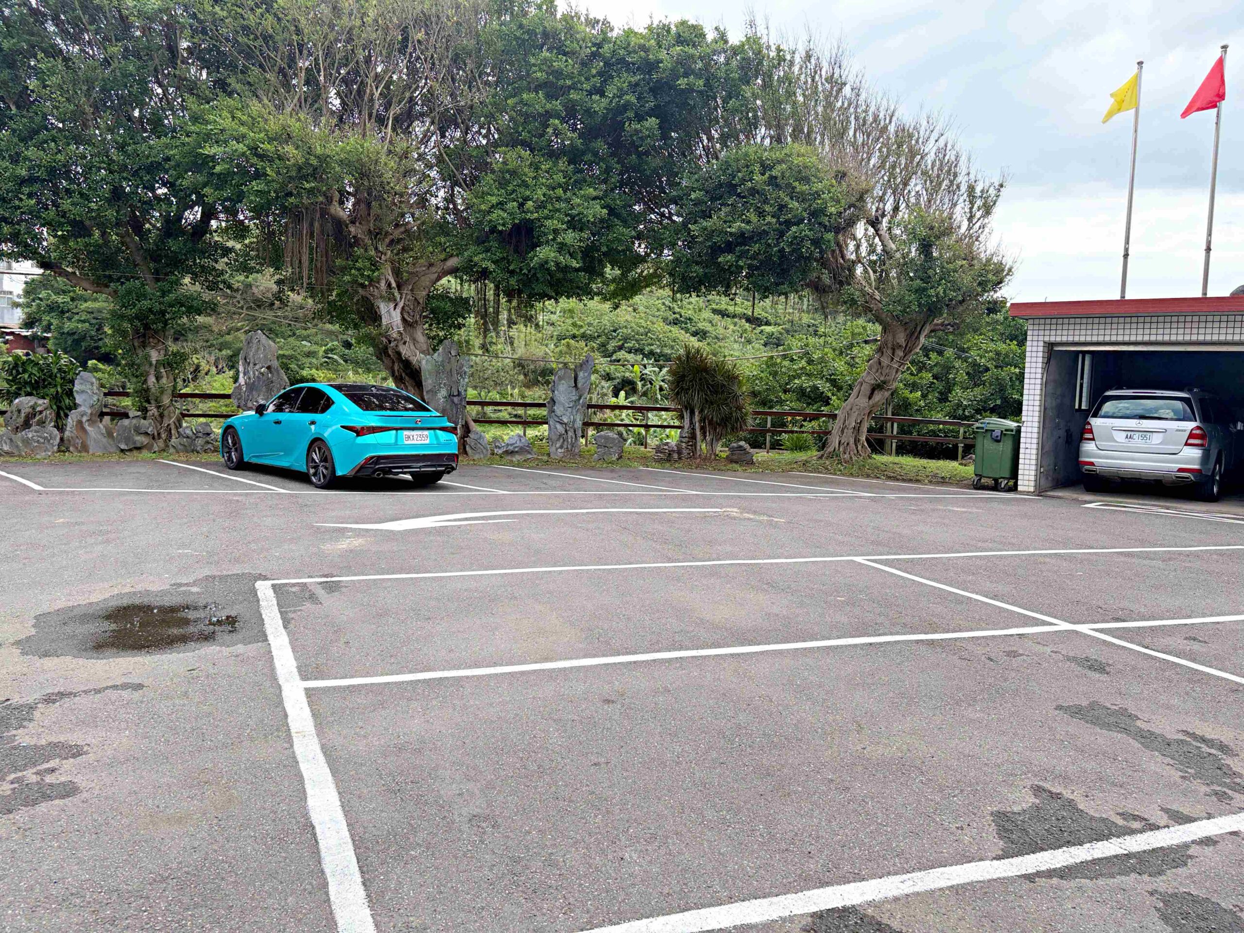 【新北石門景點】金剛宮四面佛，兩千尊佛像超壯觀，還有地獄天堂通道跟巨大臥佛推薦 @趙先生吃飯