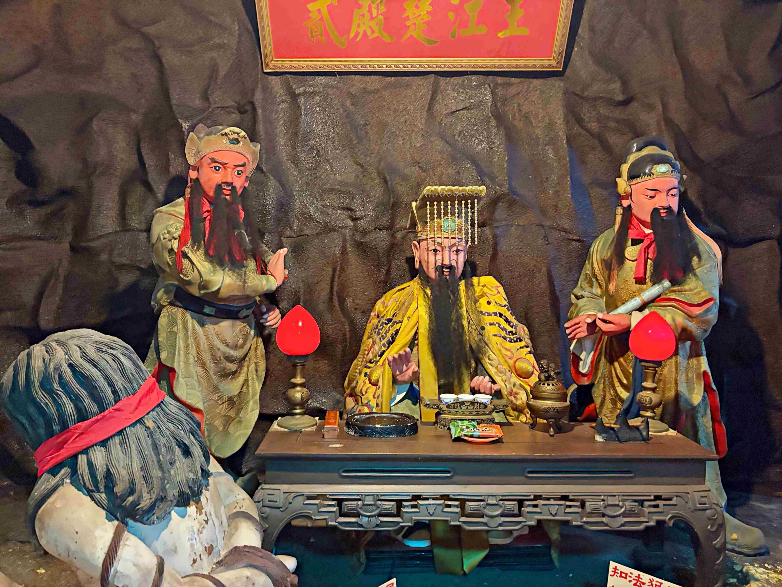【新北石門景點】金剛宮四面佛，兩千尊佛像超壯觀，還有地獄天堂通道跟巨大臥佛推薦 @趙先生吃飯