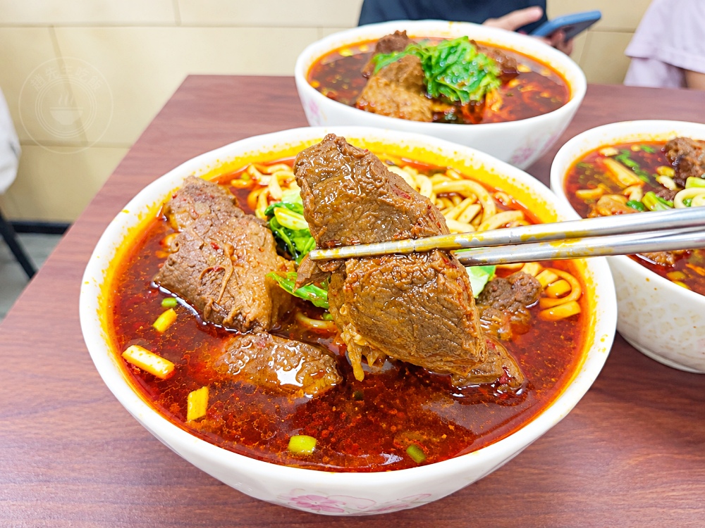 外地人說,這家肉太多了就不好吃了,在地人排爆也不想要外地人來 @趙先生吃飯 外地人說,這家肉太多了就不好吃了,在地人排爆也不想要外地人來 @趙先生吃飯