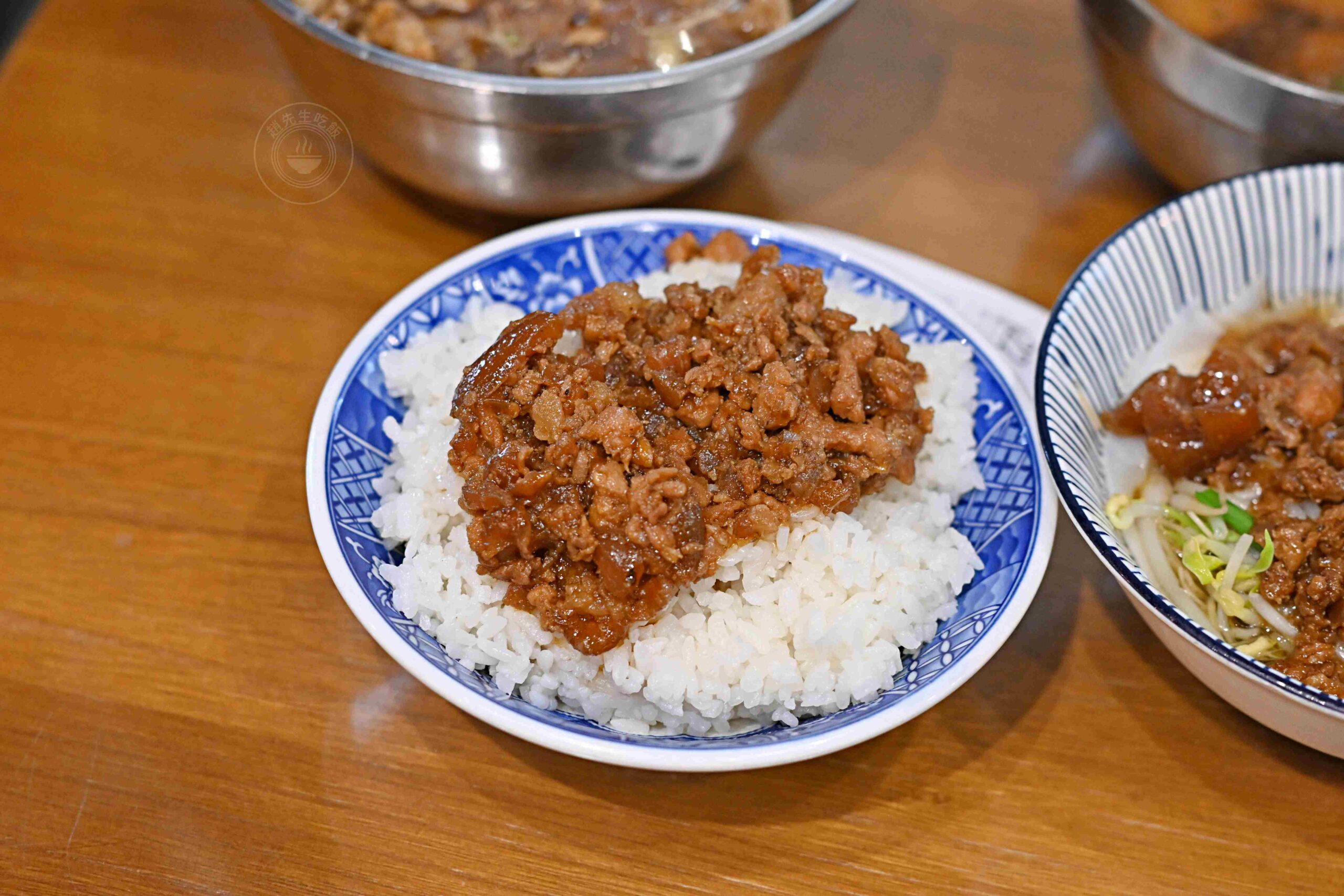 【宜蘭美食】三民大飯店，一天只開五個小時的排隊小吃，推薦滷味、肉羹麵(菜單) @趙先生吃飯