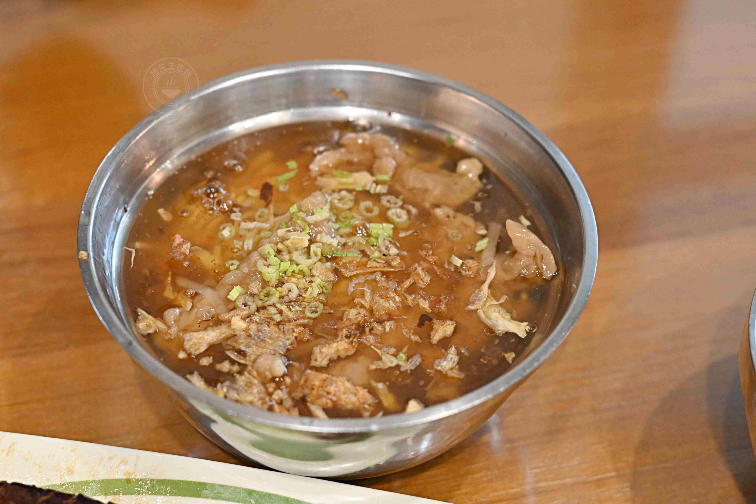 【宜蘭美食】三民大飯店，一天只開五個小時的排隊小吃，推薦滷味、肉羹麵(菜單) @趙先生吃飯
