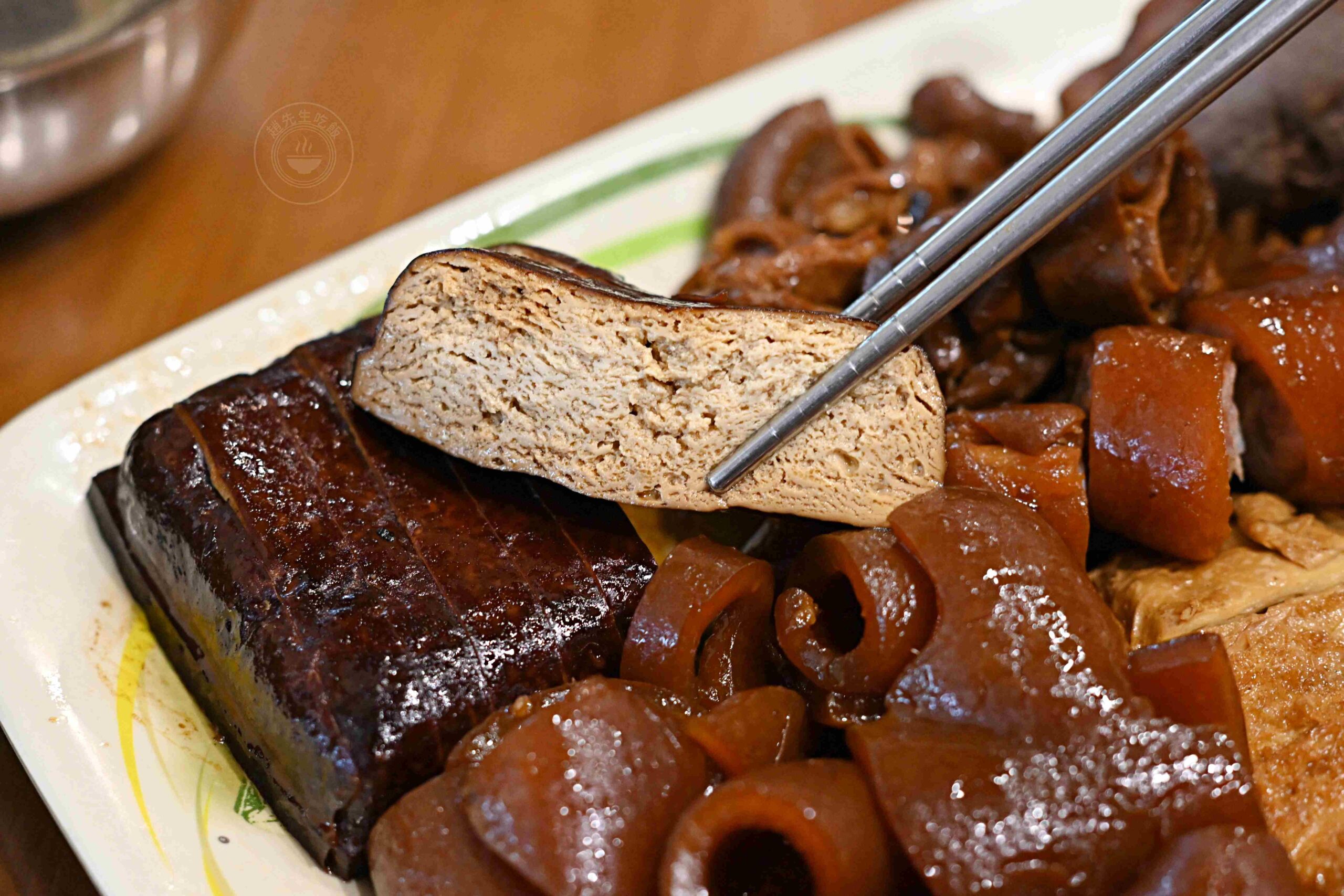 【宜蘭美食】三民大飯店，一天只開五個小時的排隊小吃，推薦滷味、肉羹麵(菜單) @趙先生吃飯