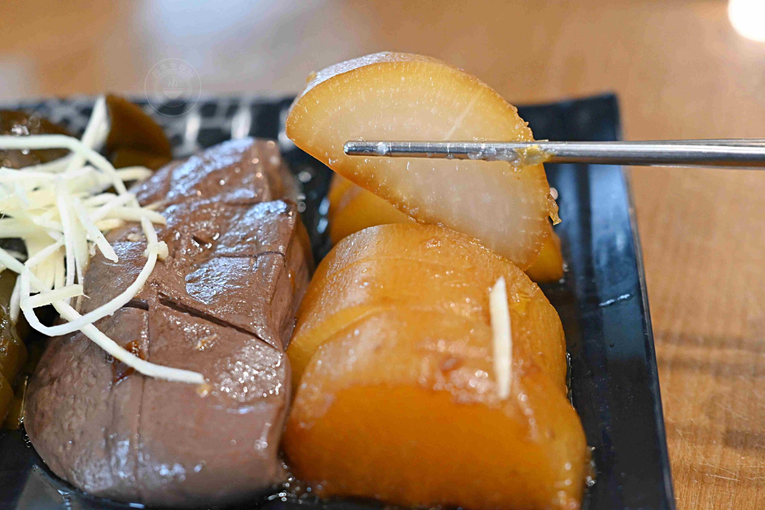 【宜蘭美食】三民大飯店，一天只開五個小時的排隊小吃，推薦滷味、肉羹麵(菜單) @趙先生吃飯