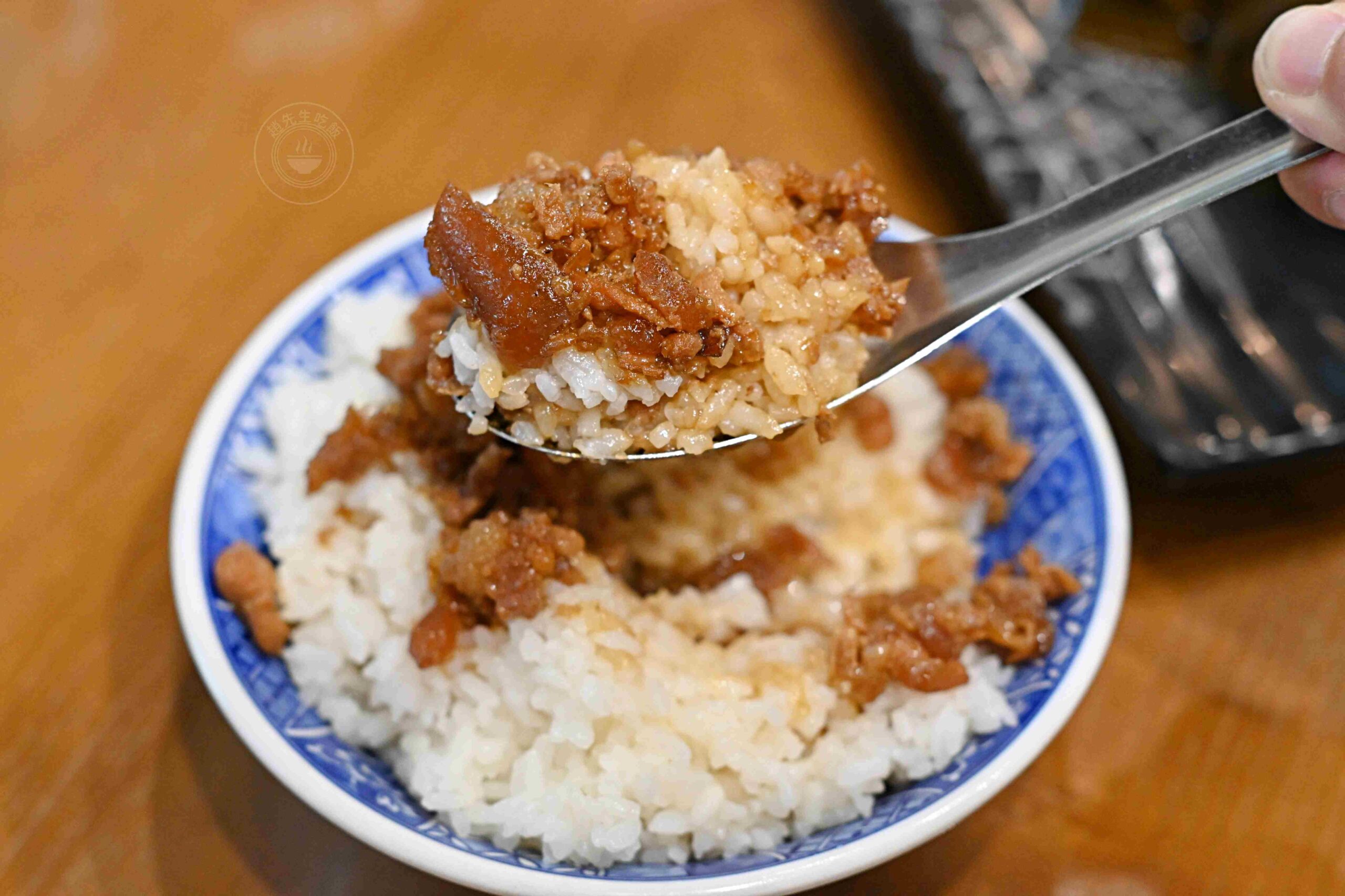 【宜蘭美食】三民大飯店，一天只開五個小時的排隊小吃，推薦滷味、肉羹麵(菜單) @趙先生吃飯