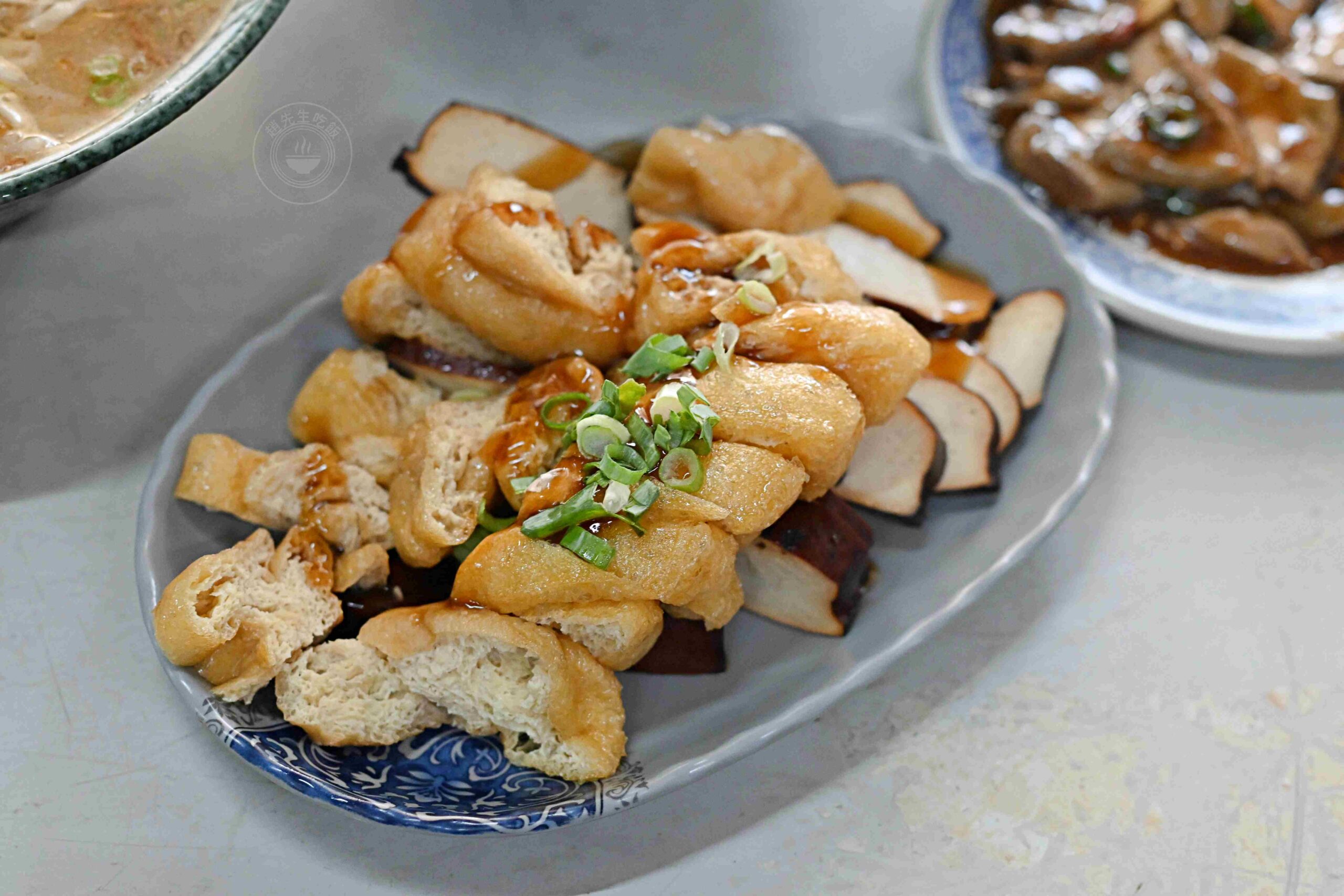 【龍潭美食】橋頭老麵店，飄香一甲子的隱藏版榨菜肉絲麵，一碗就很飽推薦(菜單) @趙先生吃飯