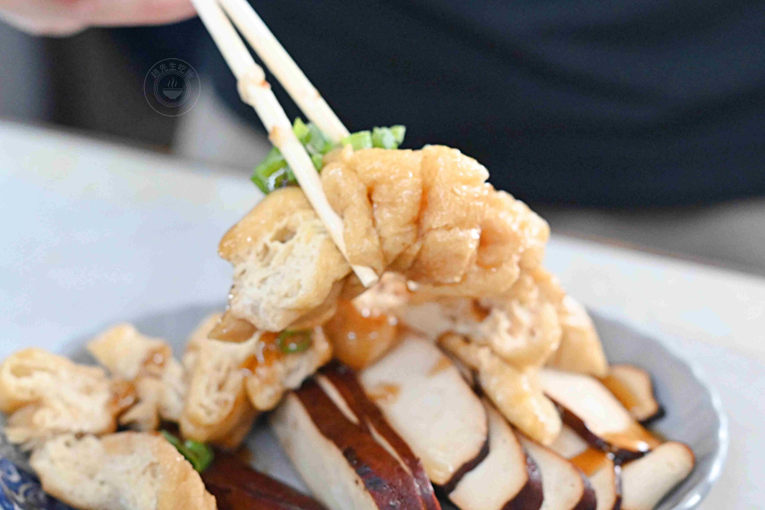 【龍潭美食】橋頭老麵店，飄香一甲子的隱藏版榨菜肉絲麵，一碗就很飽推薦(菜單) @趙先生吃飯