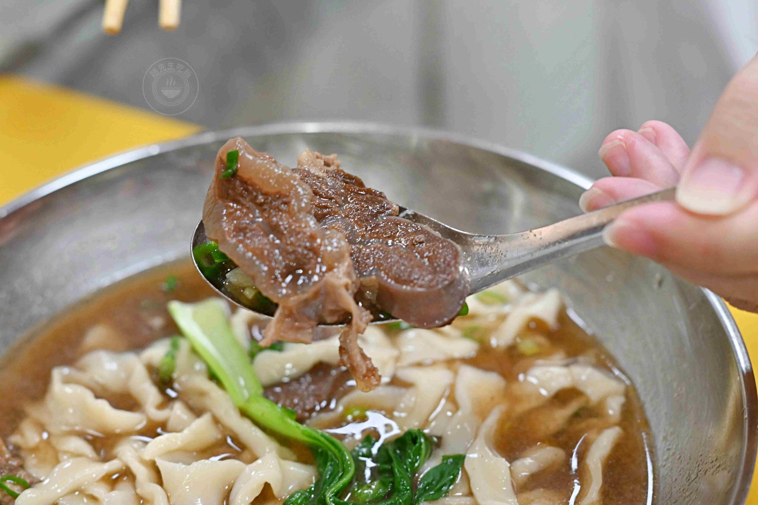 【基隆美食】美華牛肉麵,基隆仁愛市場20年老店,超大碗中藥湯頭牛肉麵推薦(菜單) @趙先生吃飯 【基隆美食】美華牛肉麵,基隆仁愛市場20年老店,超大碗中藥湯頭牛肉麵推薦(菜單) @趙先生吃飯