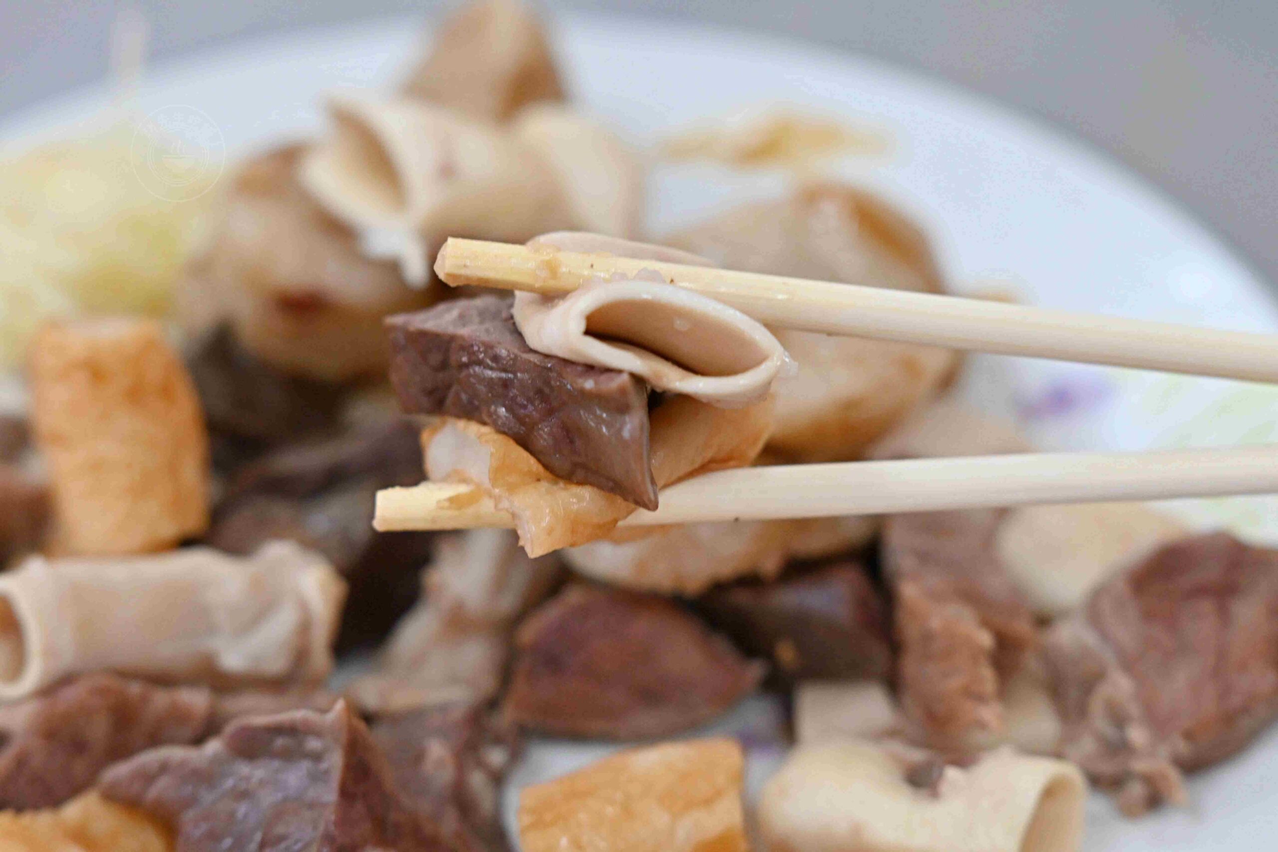【基隆美食】基隆孝三大腸圈，巷弄隱藏版老字號黑白切！招牌大腸圈與綿密豬肺推薦(菜單) @趙先生吃飯