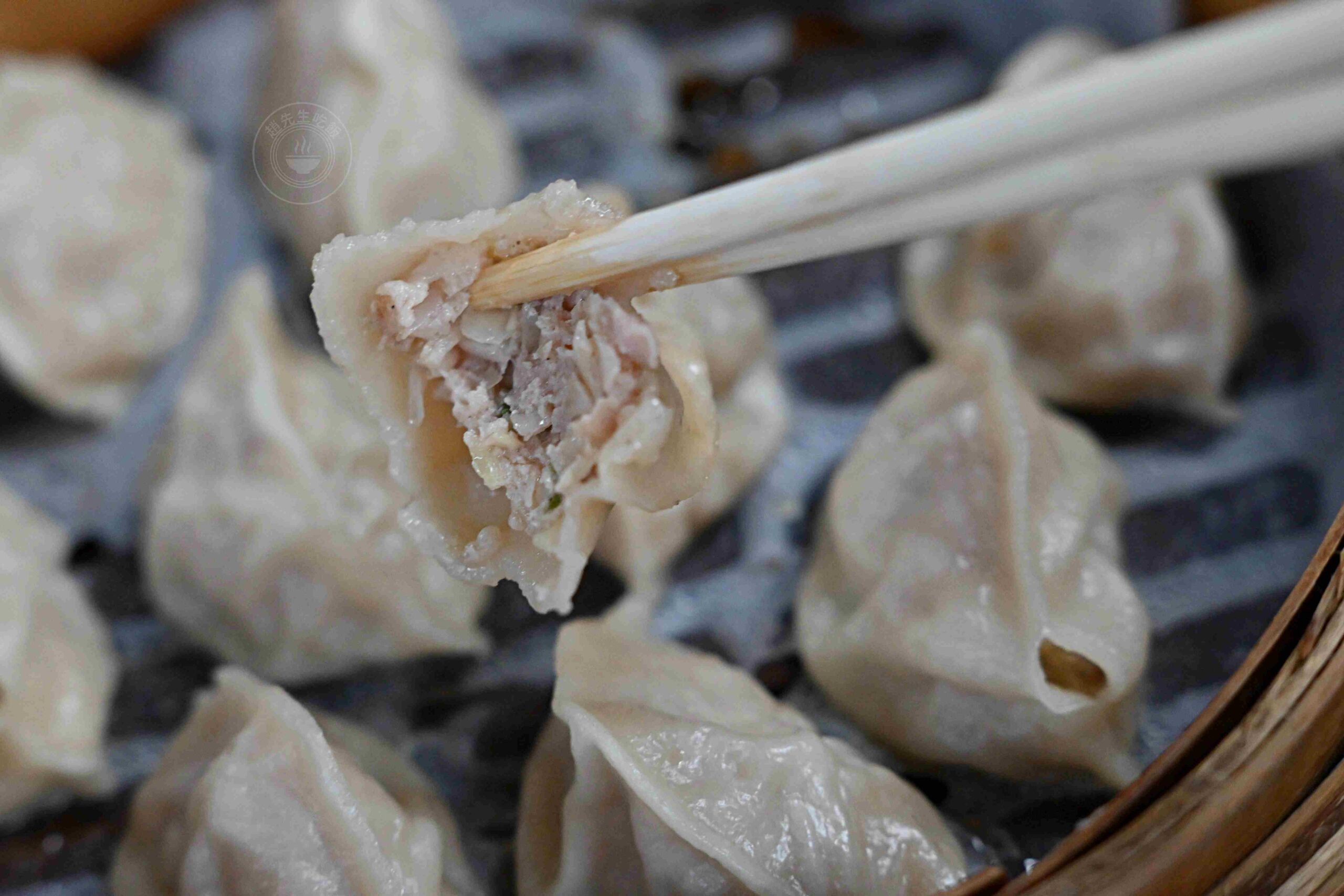 【南投美食】張蒸餃大王，埔里第三市場夜市60年老字號，蒸餃爆汁便宜好吃推薦(菜單) @趙先生吃飯